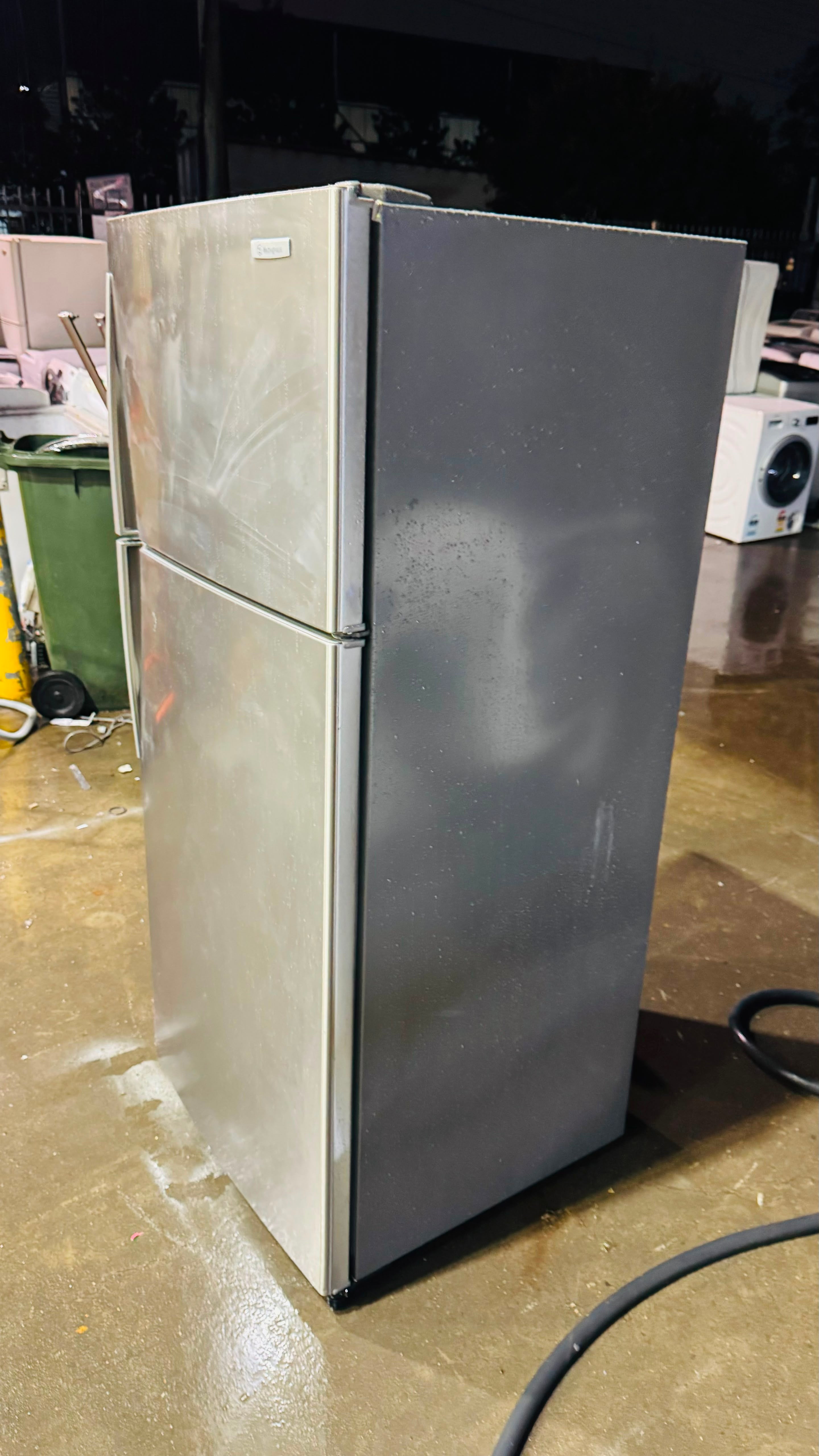 WESTINGHOUSE 420 LITRES FRIDGE FREEZER