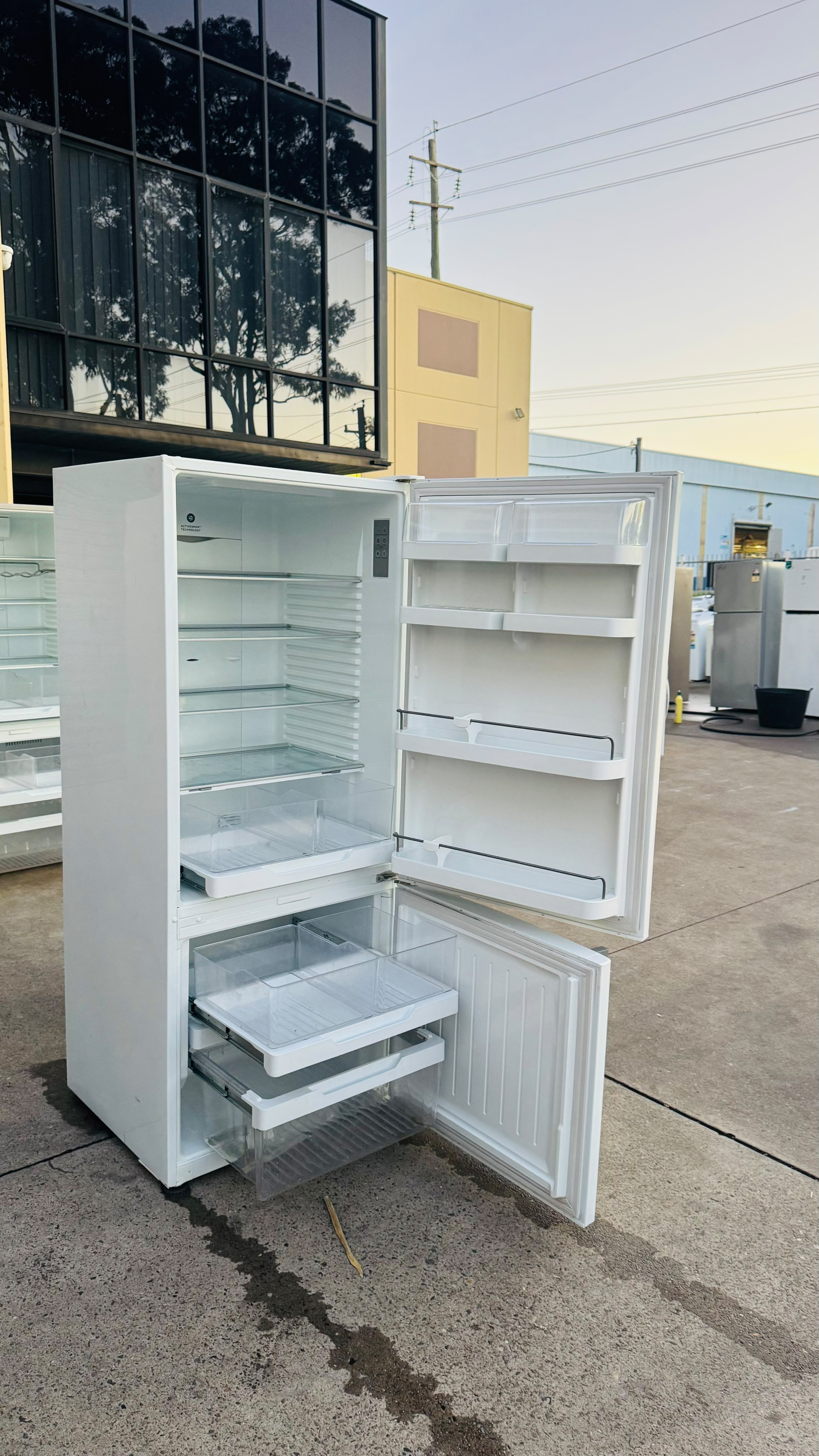 FISHER AND PAYKEL442 LITRES FRIDGE FREEZER