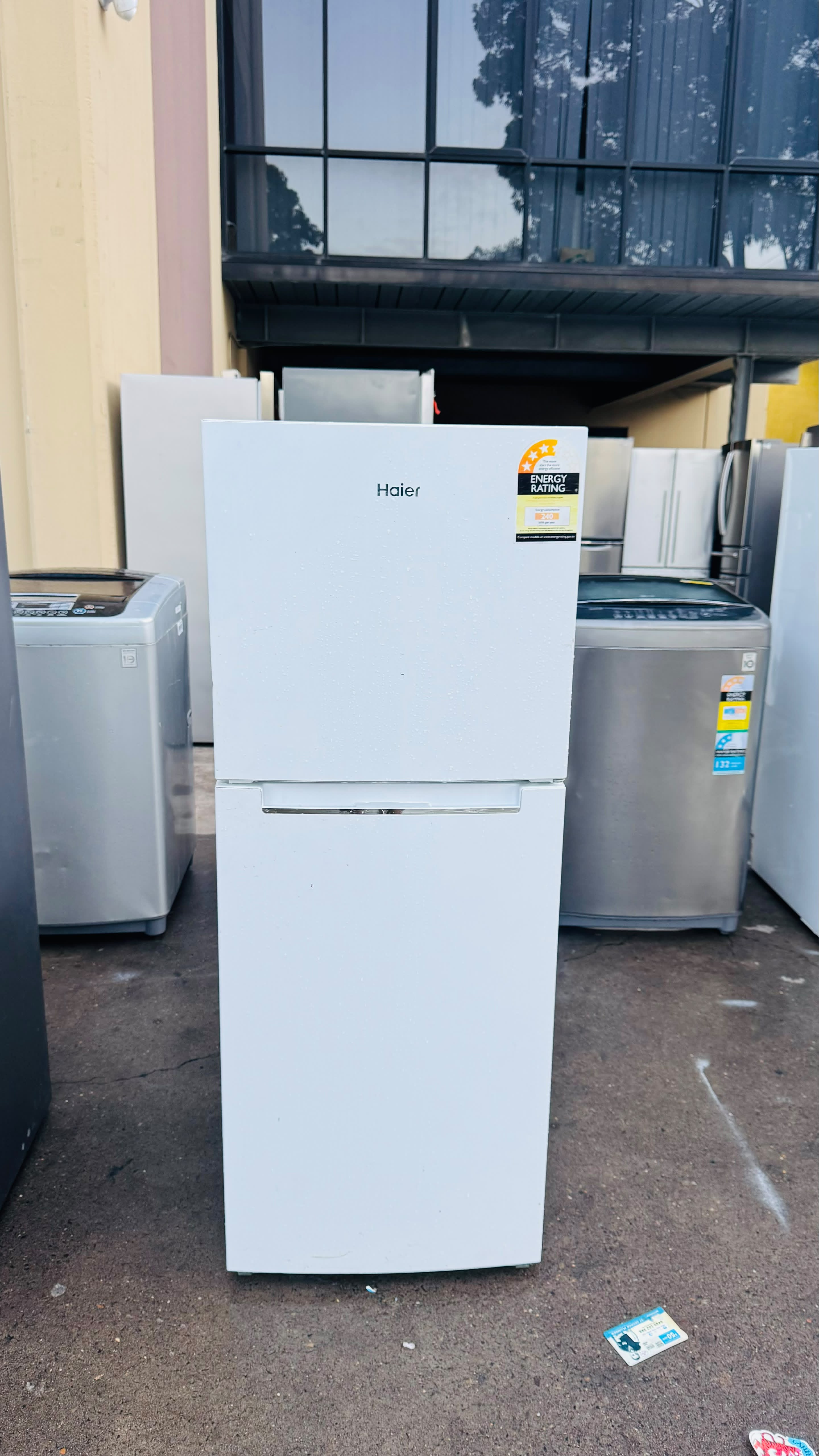 HAIER 220 LITRES FRIDGE FREEZER