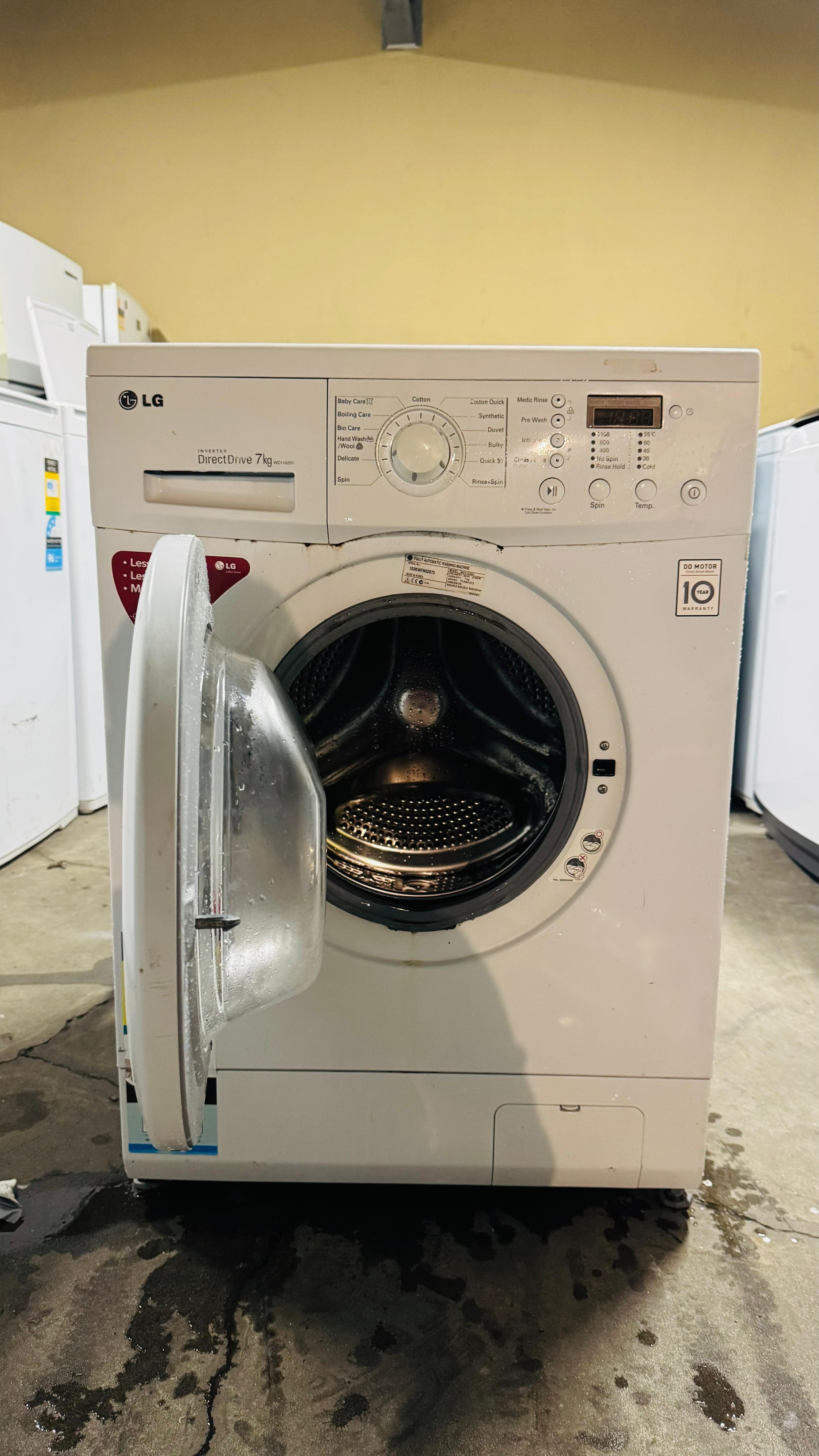 LG 7KGS FRONT LOADER WASHING MACHINE