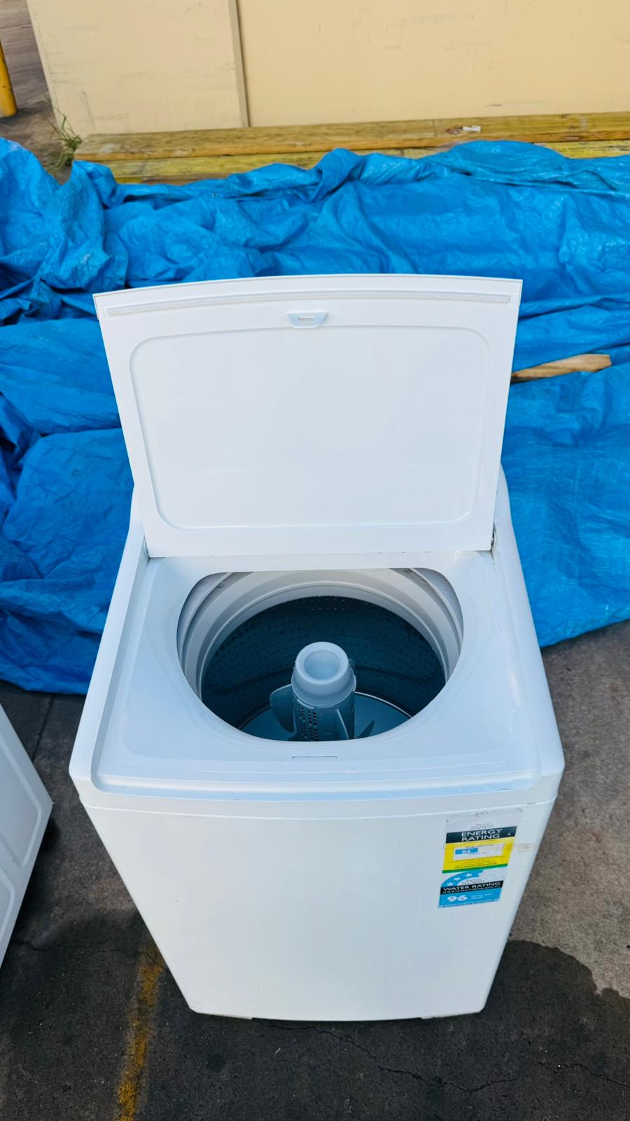 FISHER AND PAYKEL 8.5 KGS TOP LOADER WASHING MACHINE