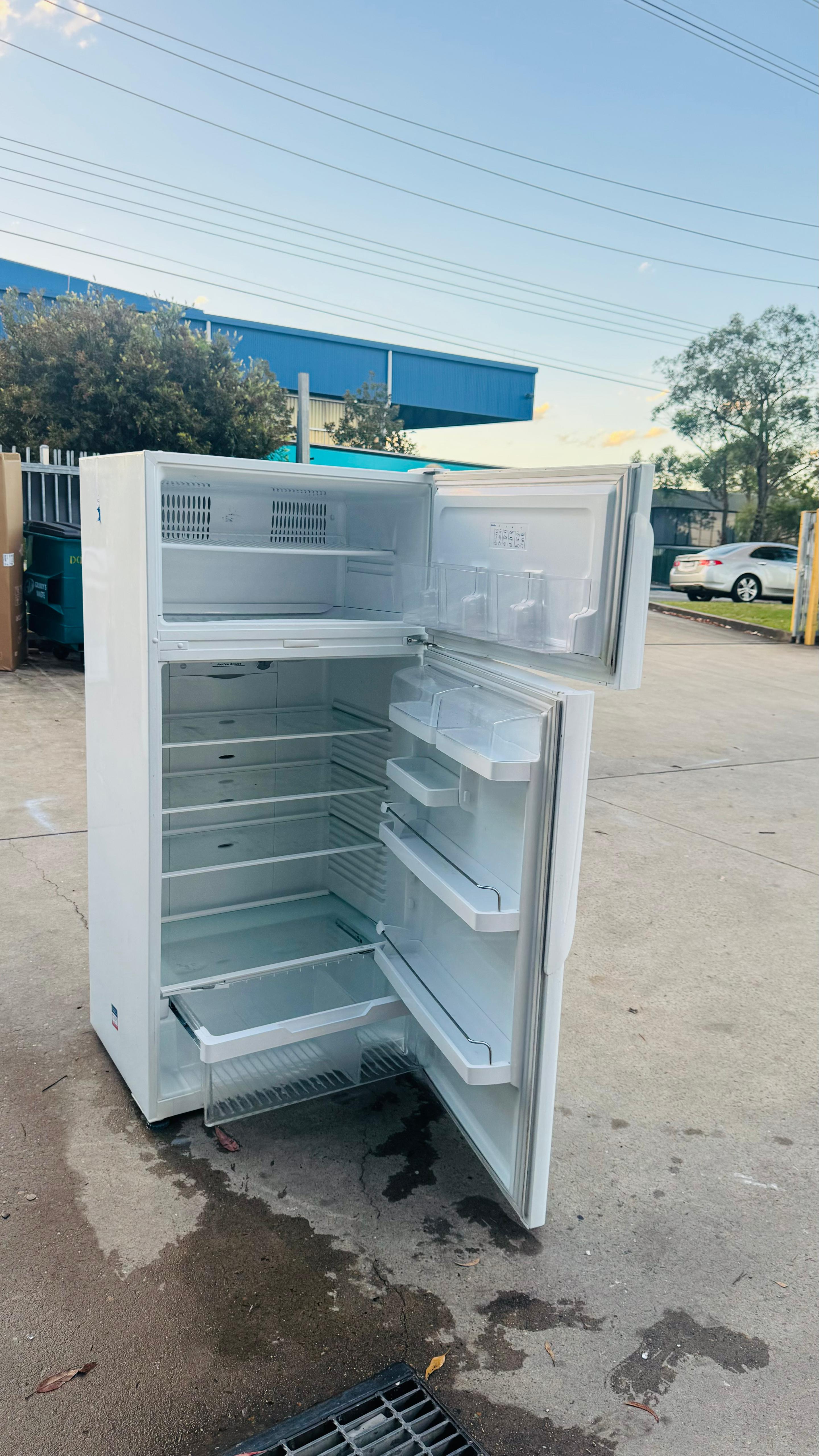 FISHER AND PAYKEL 517 LITRES FRIDGE FREEZER