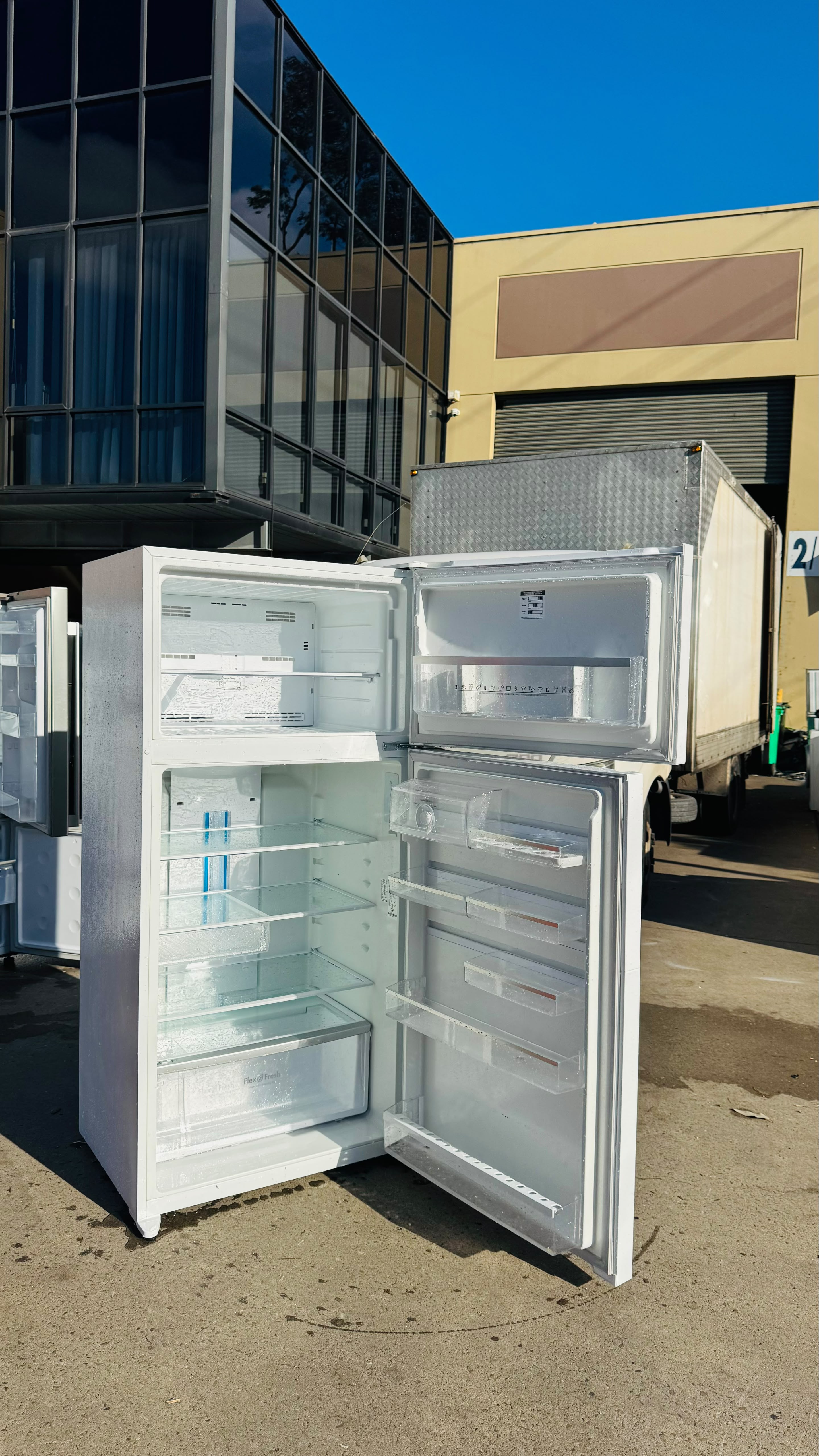 WESTINGHOUSE 537 LITRES FRIDGE FREEZER