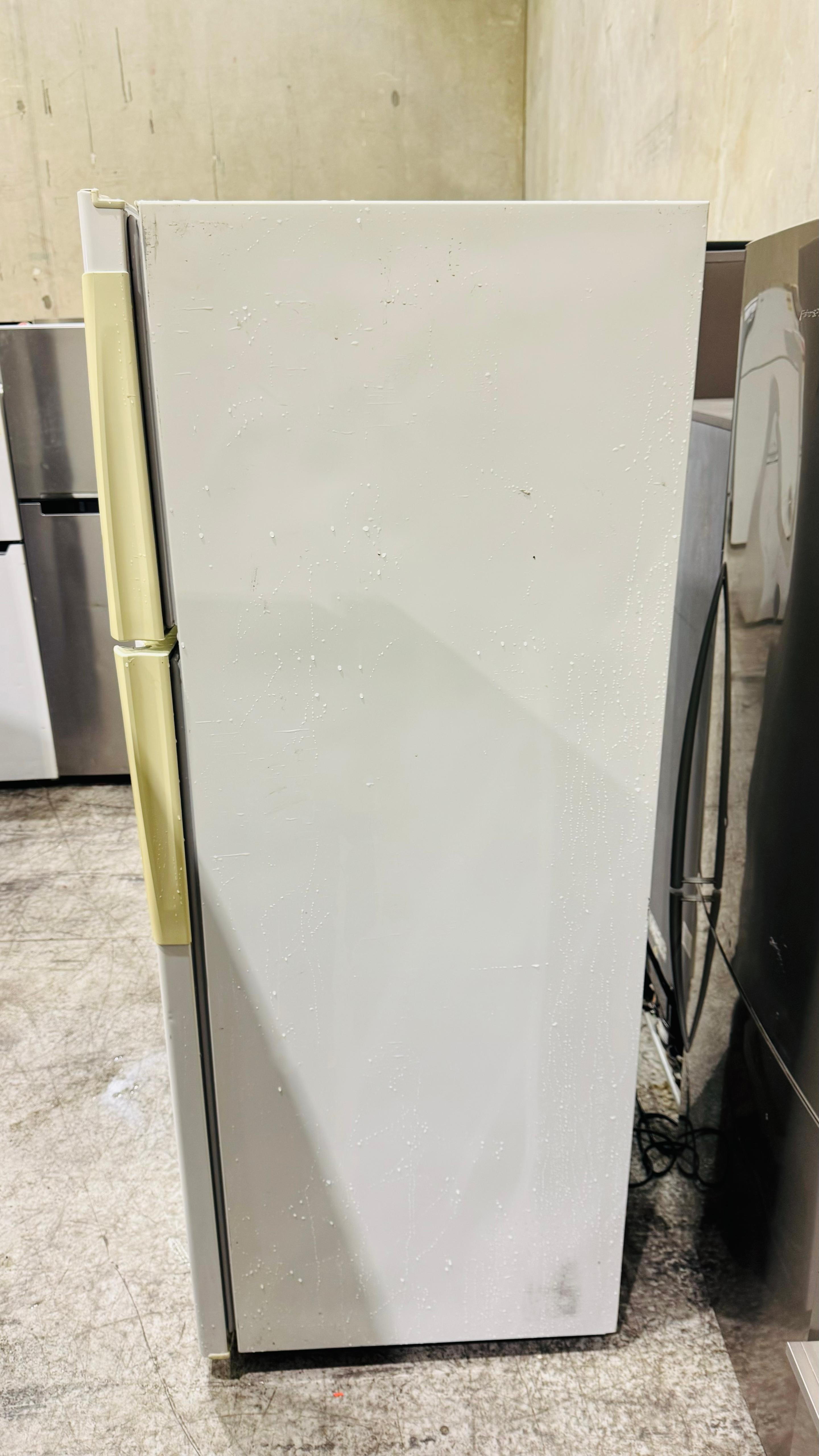 WESTINGHOUSE 520 LITRES FRIDGE FREEZER