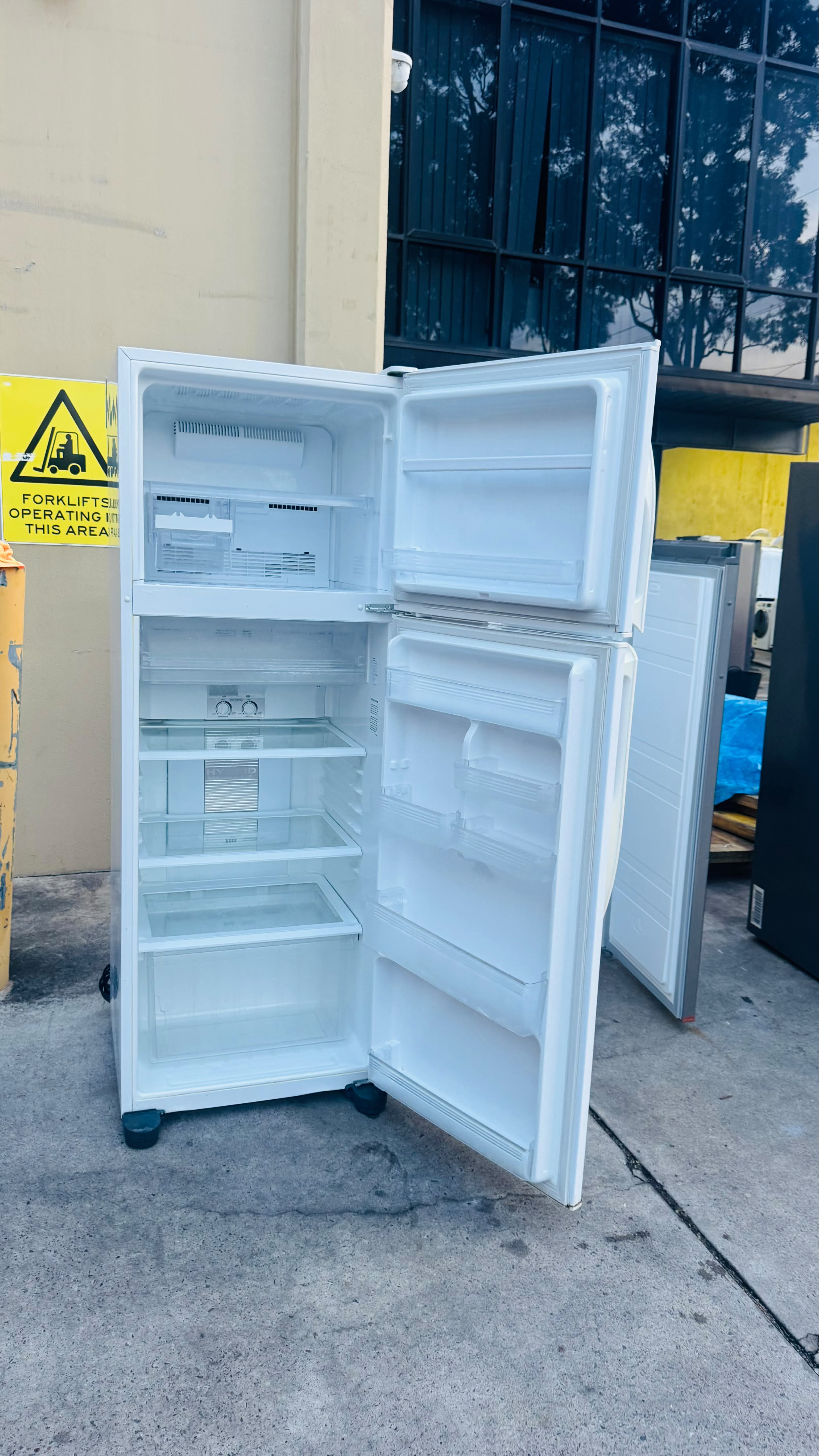 SHARP 431 LITRES FRIDGE FREEZER