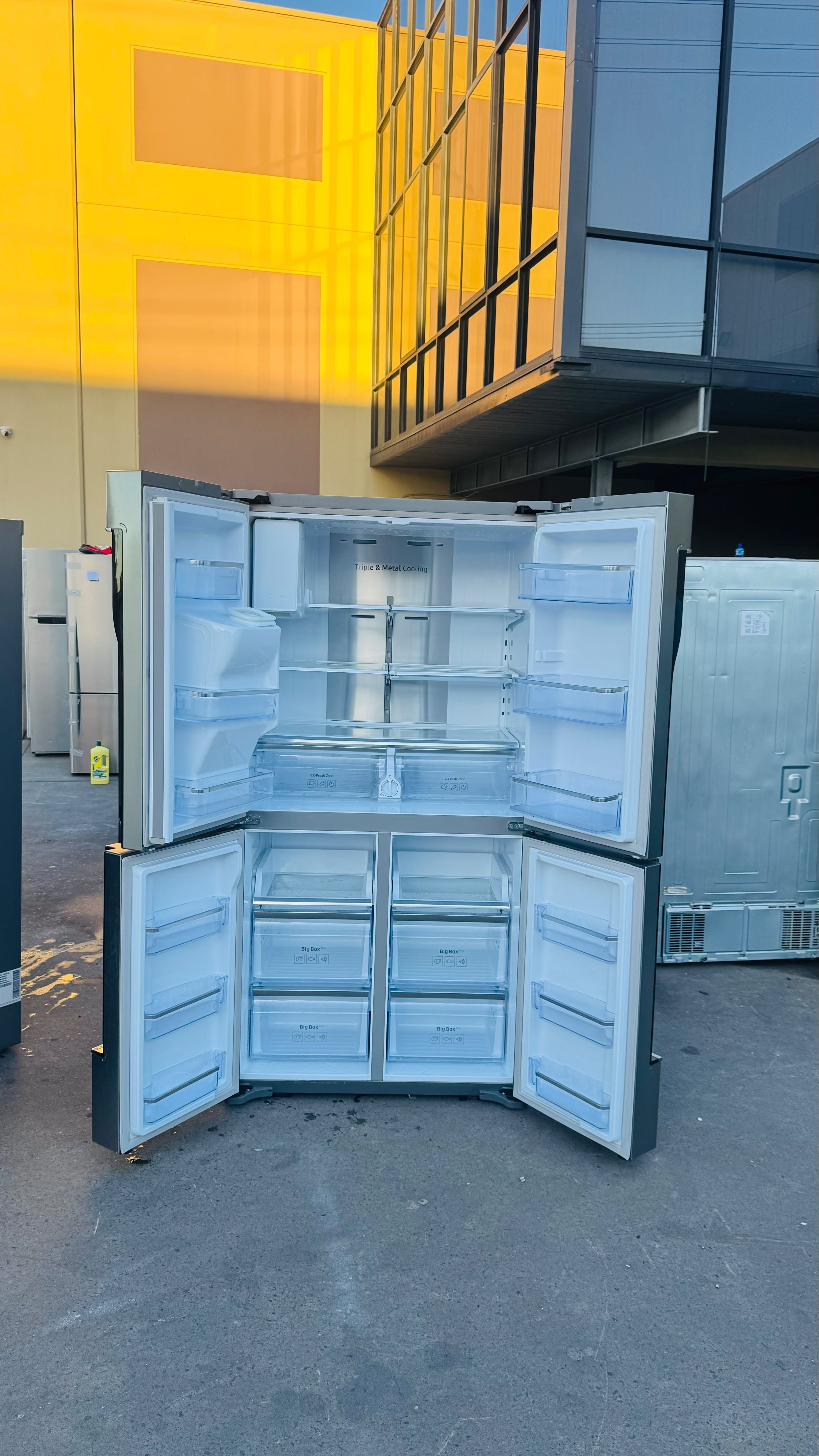SAMSUNG QUAD FRENCH DOOR 719 LITRES FRIDGE FREEZER