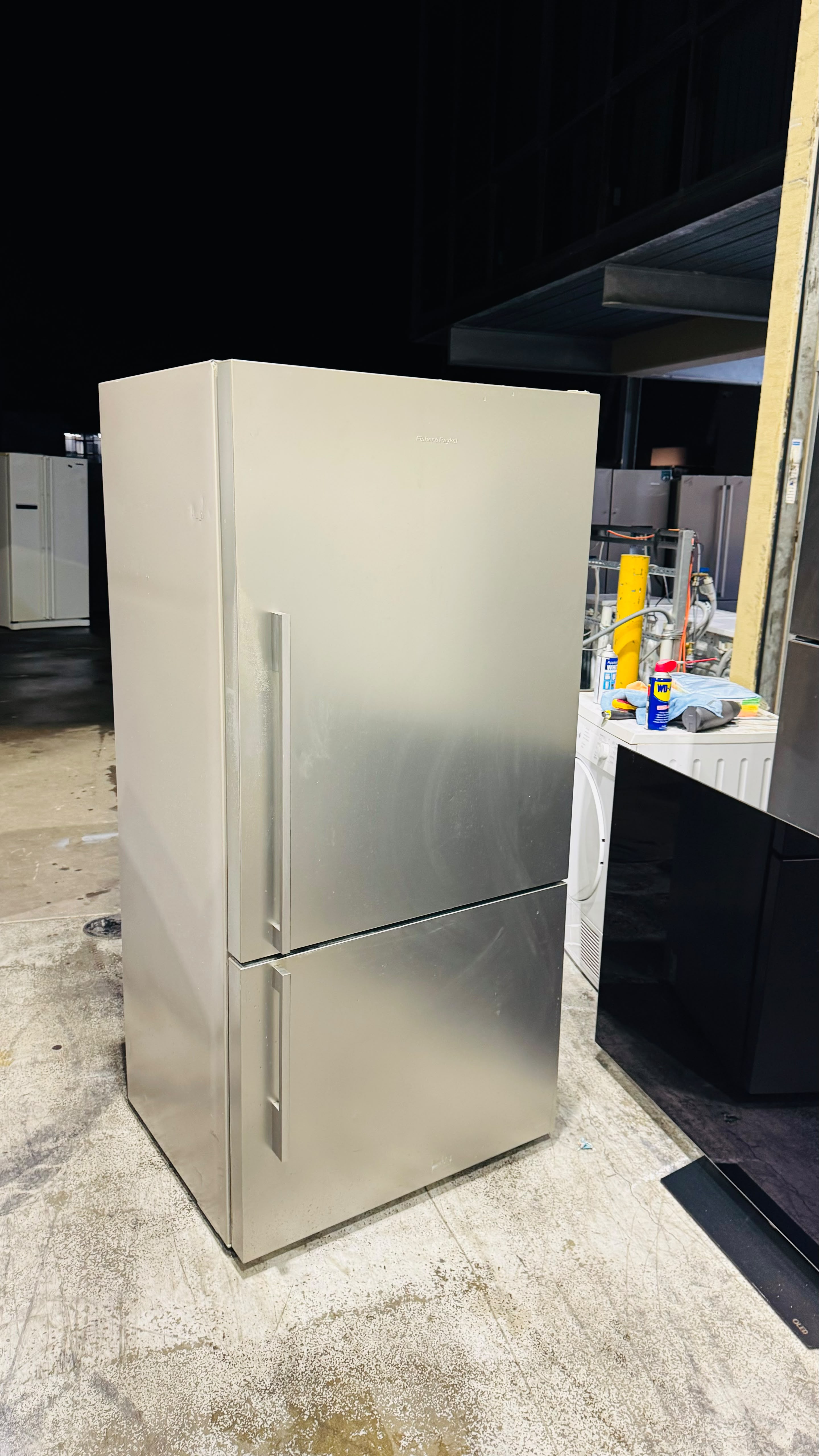 FISHER AND PAYKEL 519 LITRES FRIDGE FREEZER