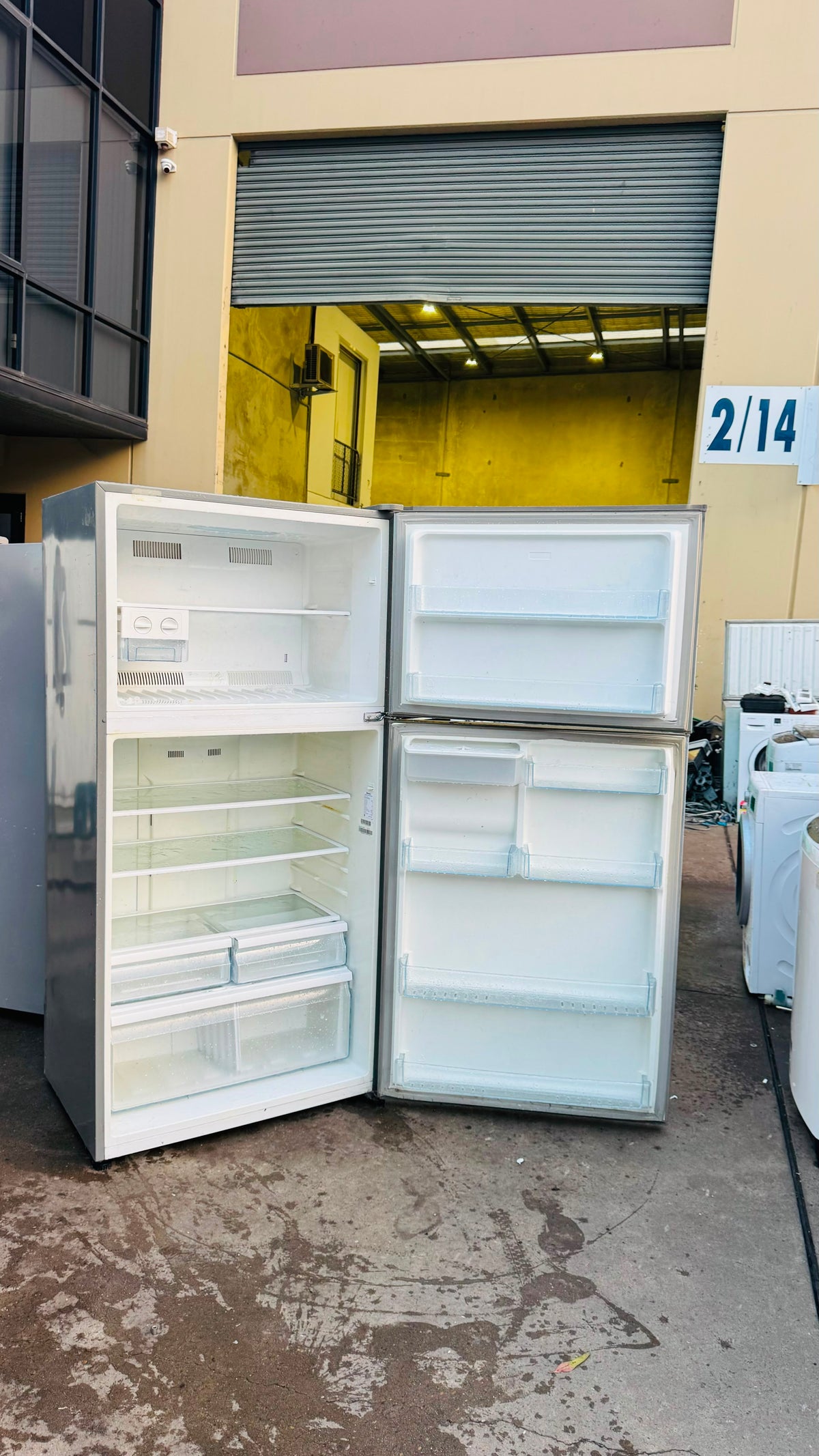 HISENSE 593 LITRES FRIDGE FREEZER