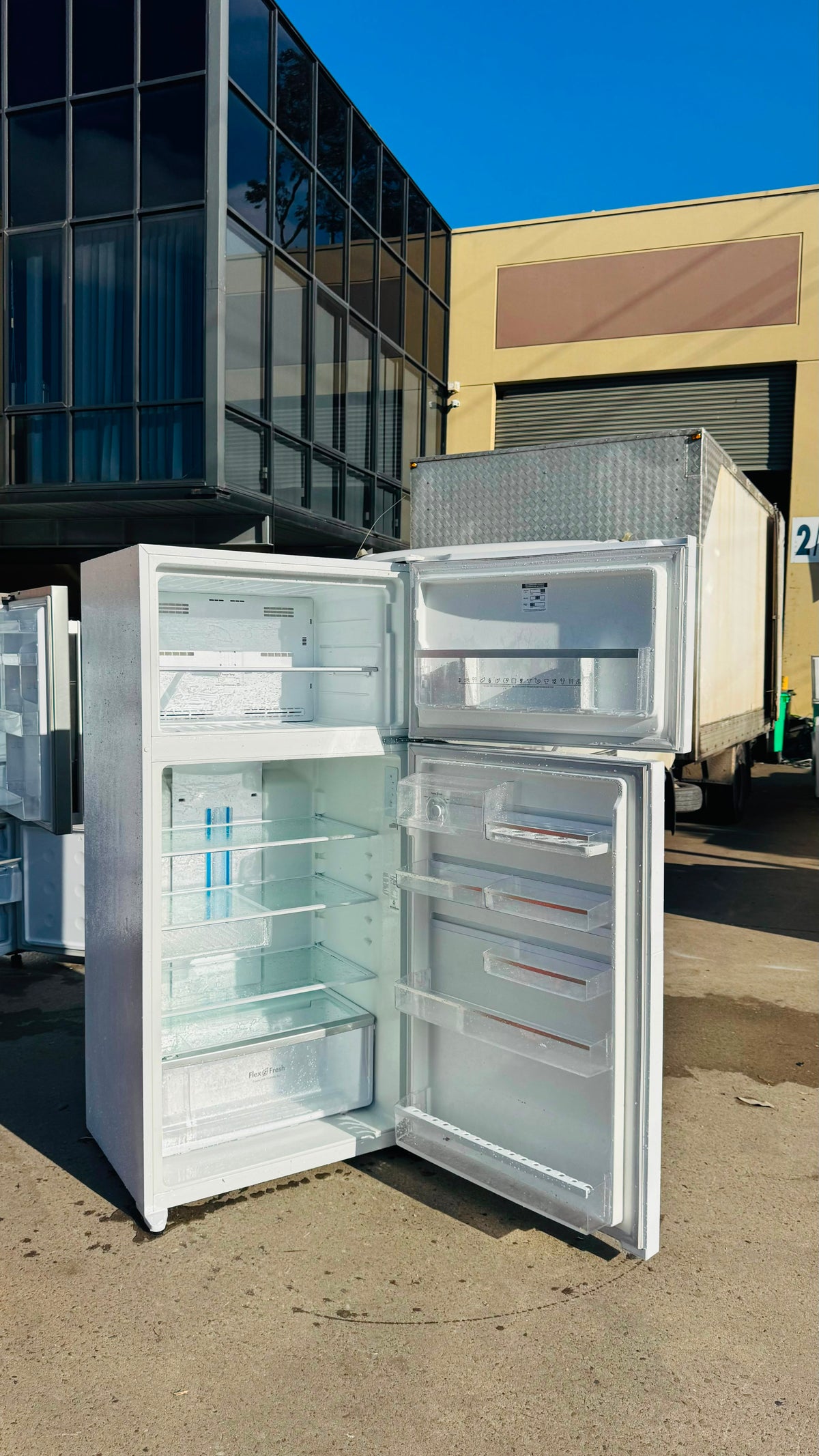 WESTINGHOUSE 537 LITRES FRIDGE FREEZER