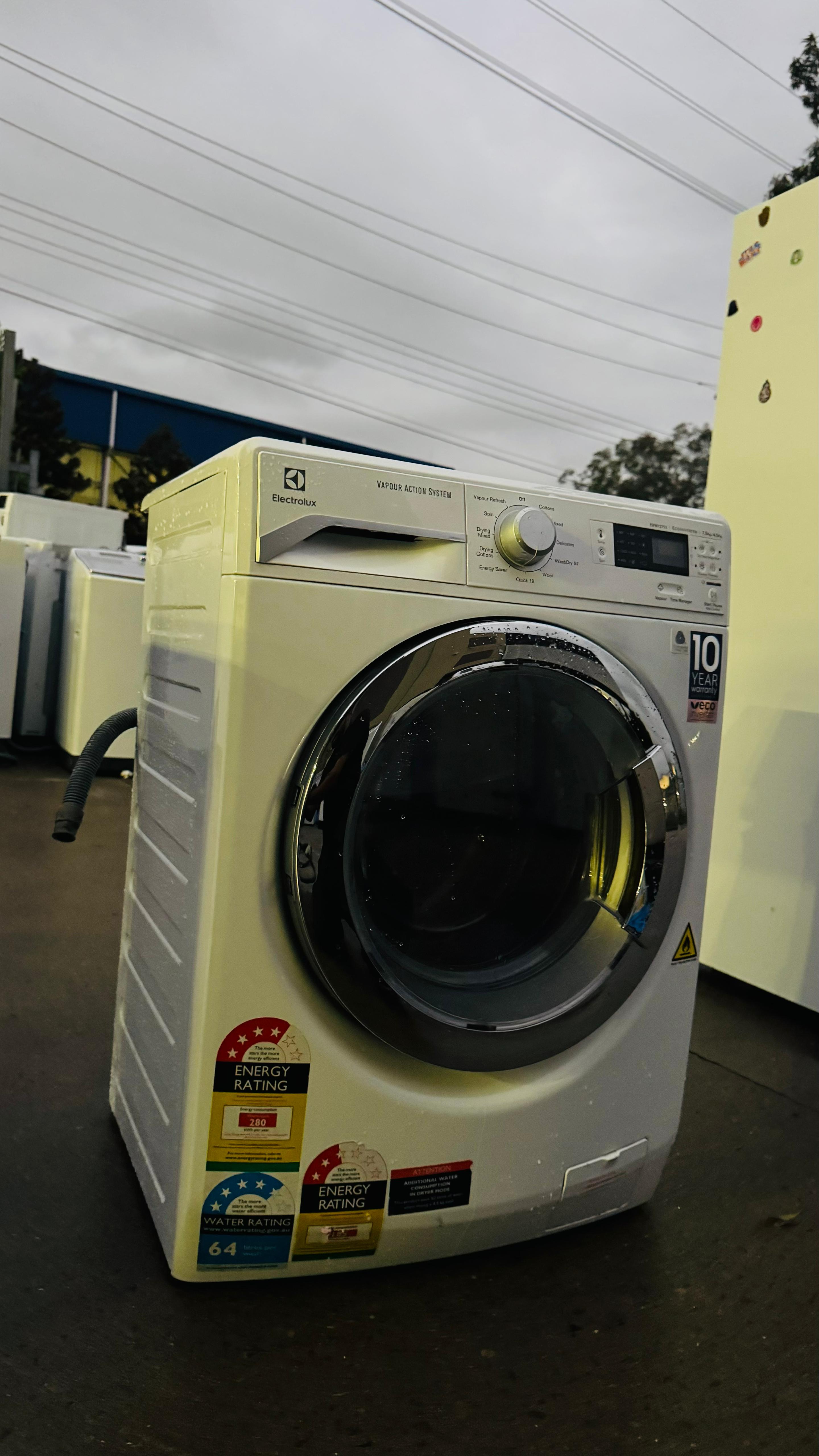 ELECTROLUX 7.5KGS FRONT LOADER WASHING MACHINE