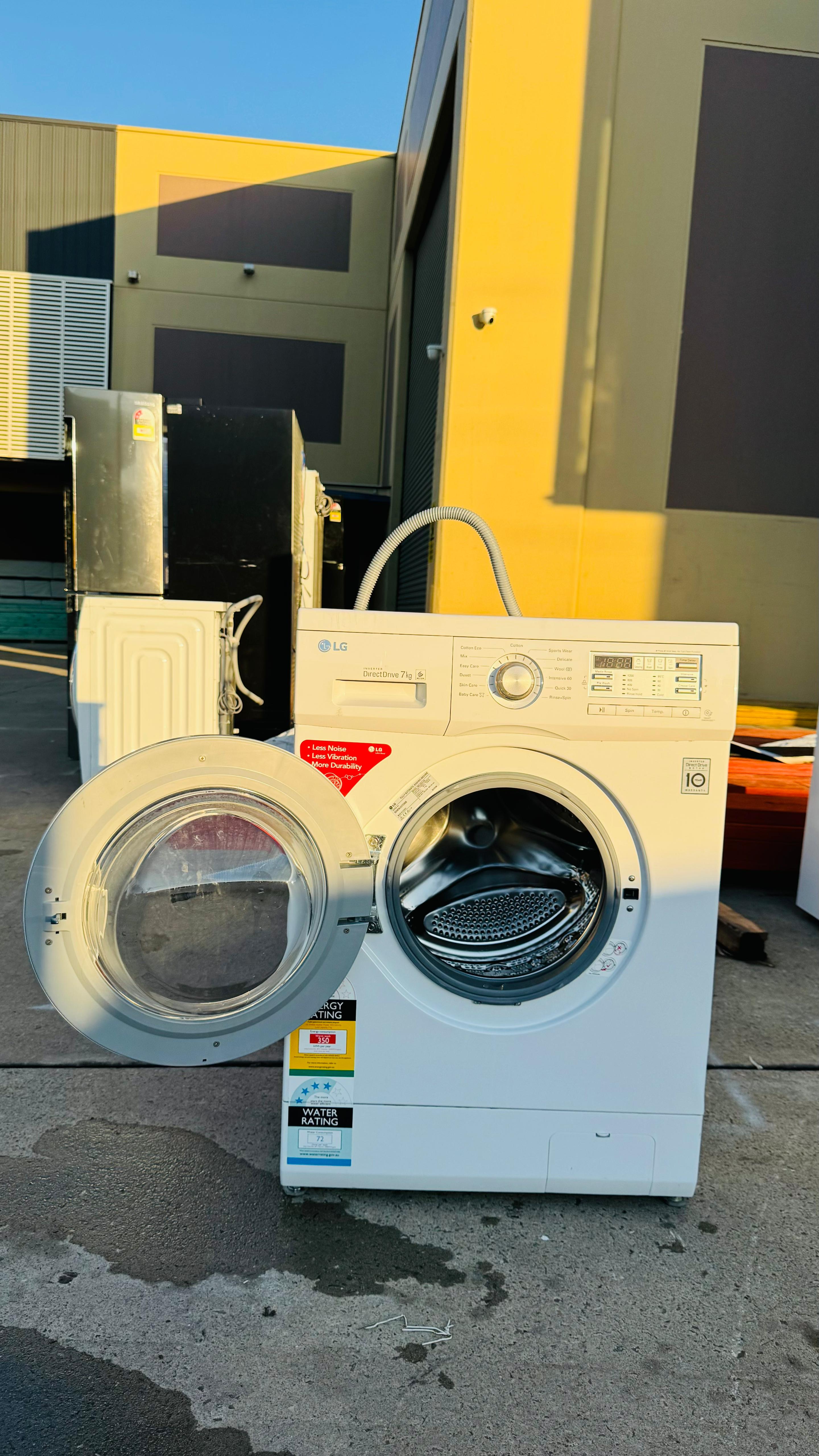 LG 7KGS FRONT LOADER WASHING MACHINE