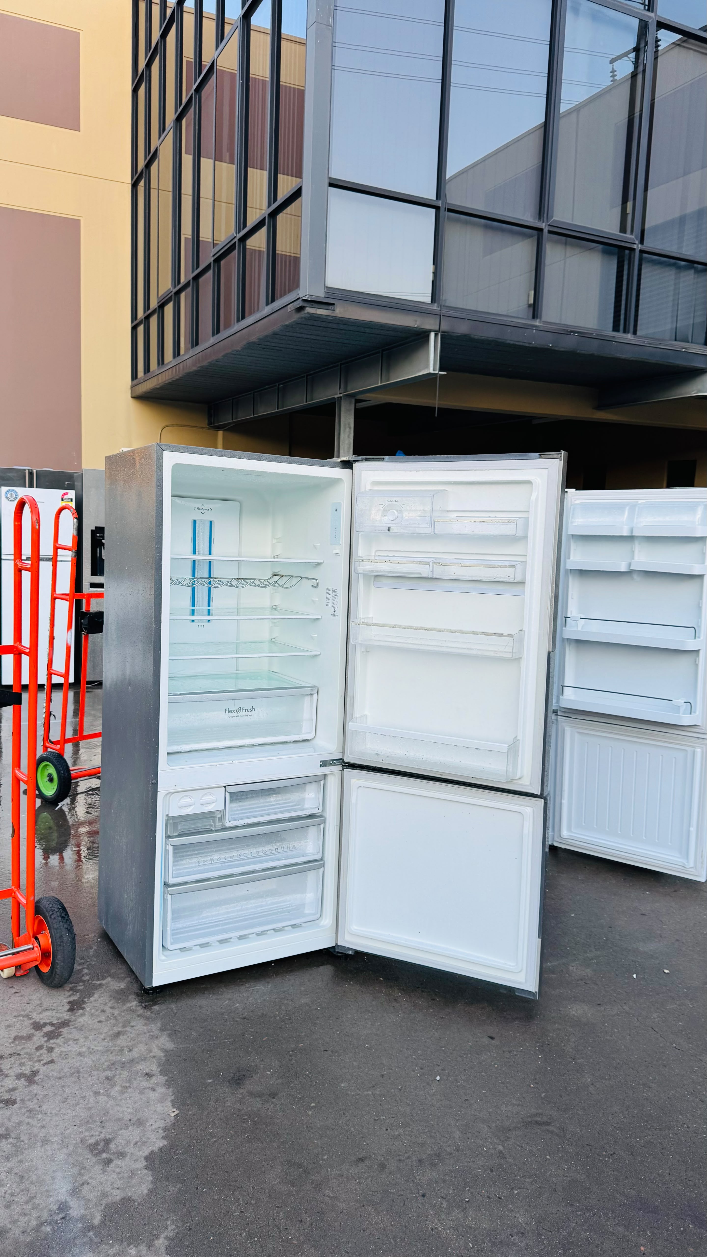 WESTINGHOUSE 454 LITRES FRIDGE FREEZER