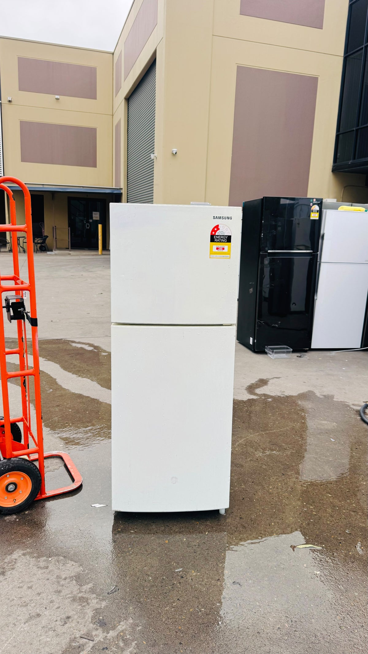 SAMSUNG 216 LITRES FRIDGE FREEZER