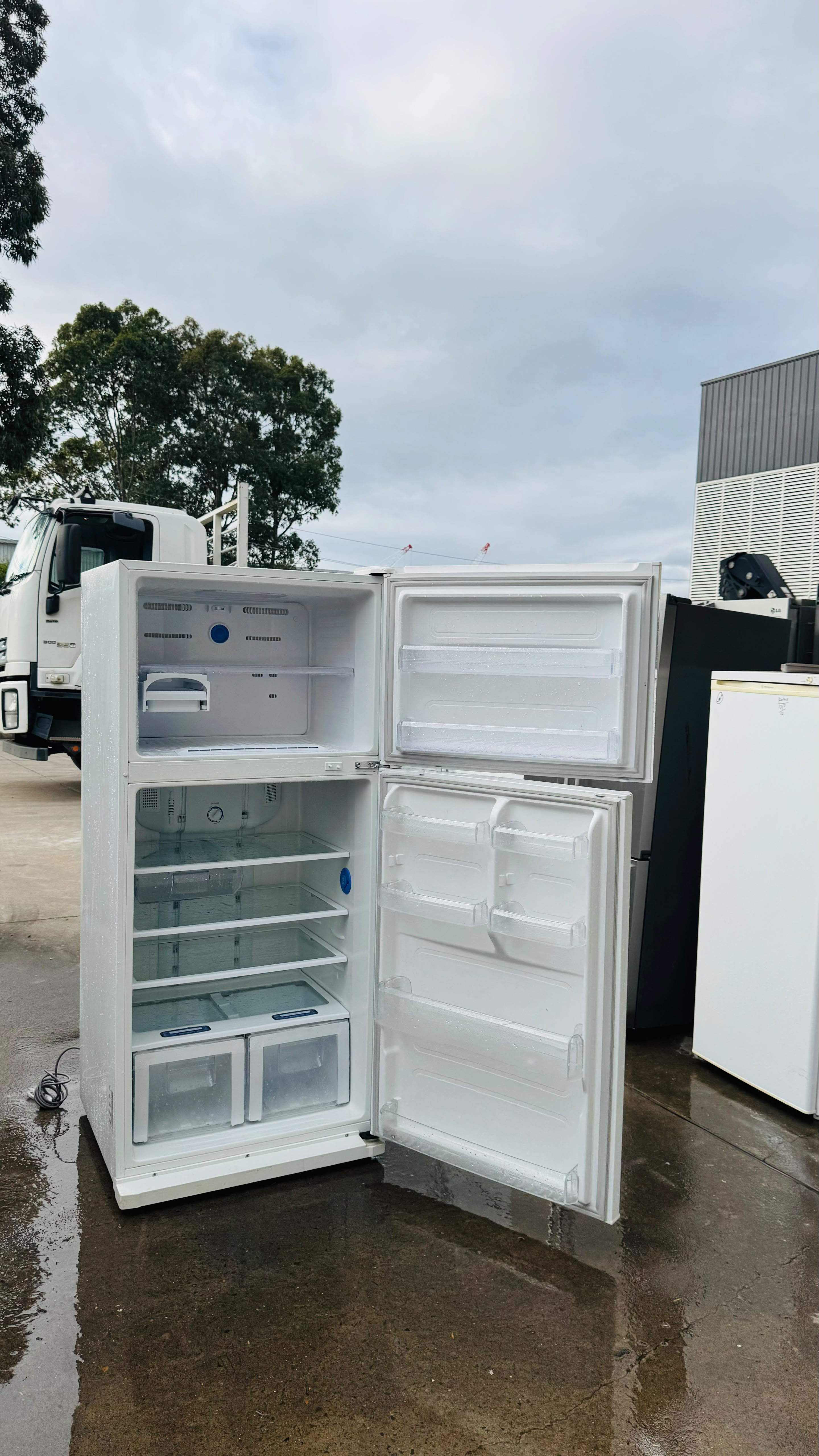 SAMSUNG 512 LITRES FRIDGE FREEZER