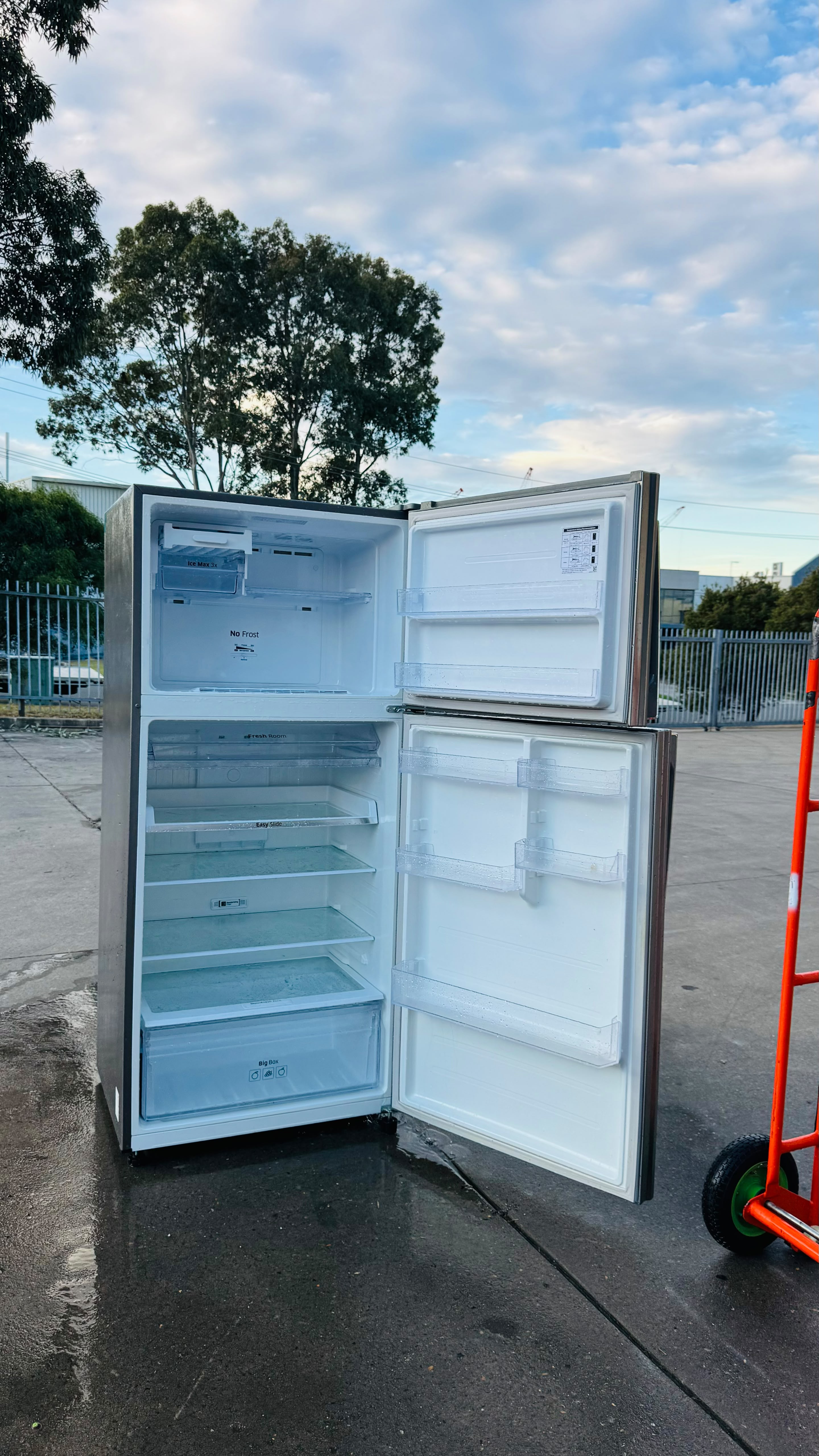 SAMSUNG 527 LITRES FRIDGE FREEZER