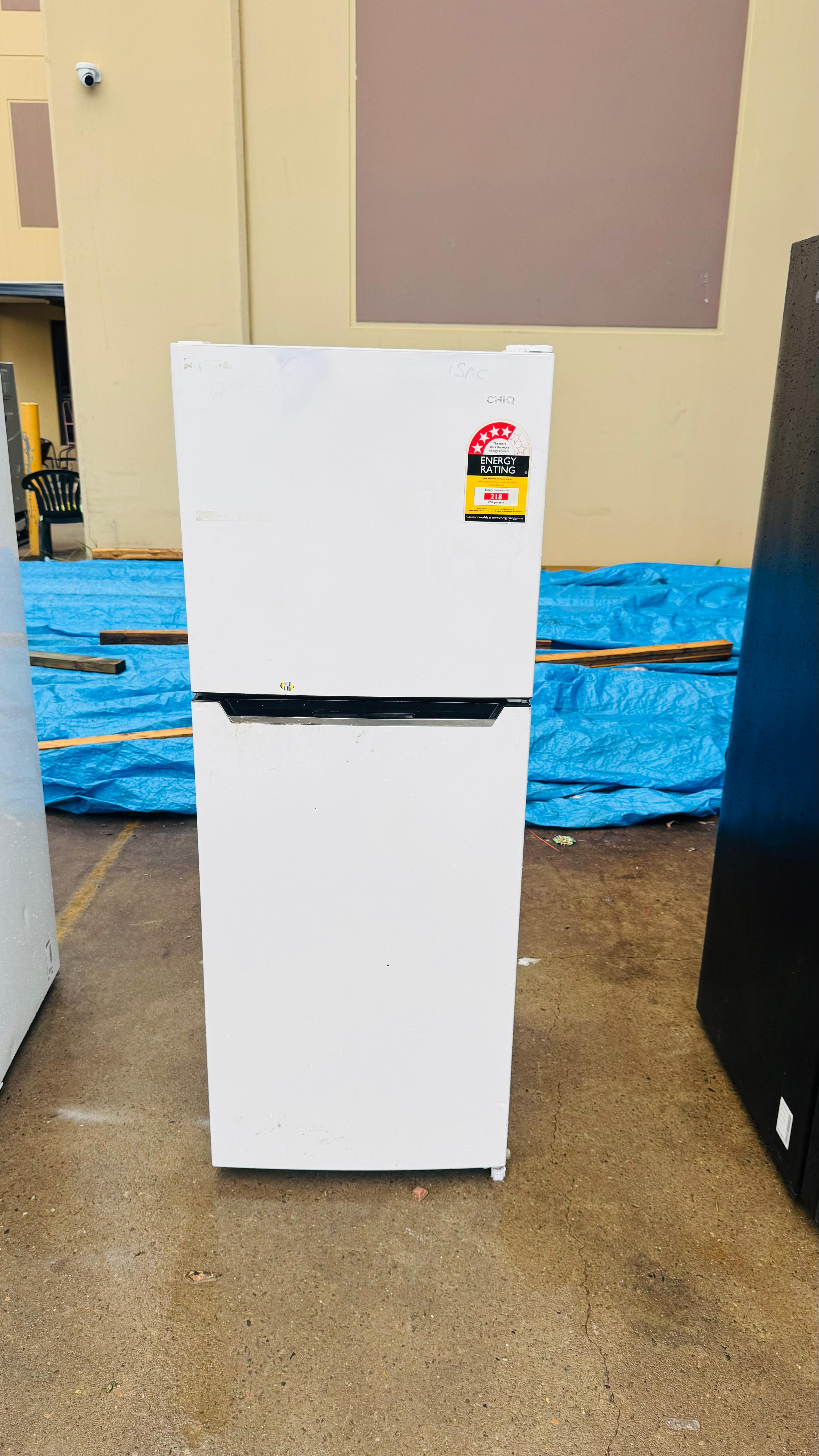 CHIQ 202 LITRES FRIDGE FREEZER