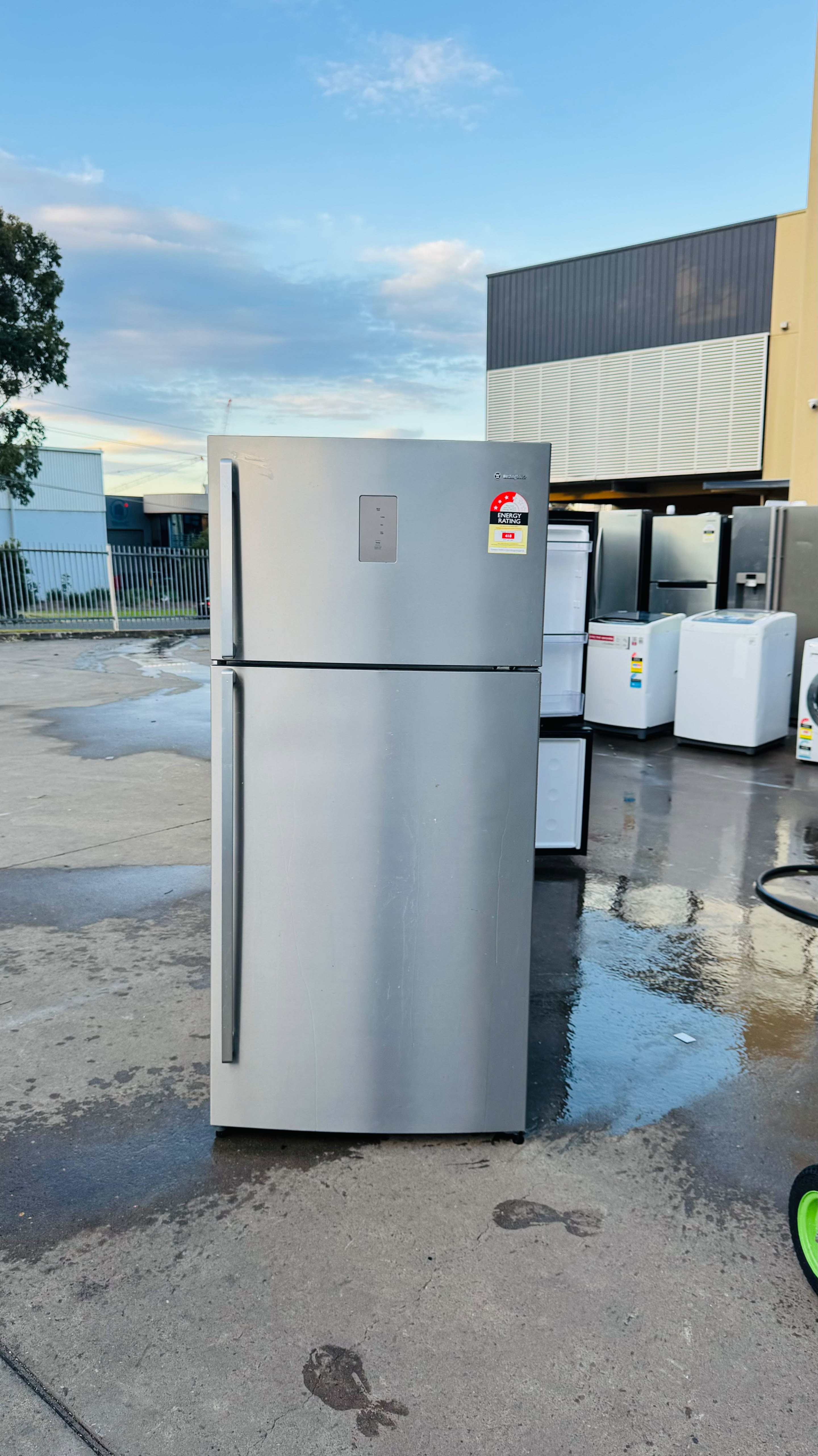 WESTINGHOUSE 537 LITRES FRIDGE FREEZER