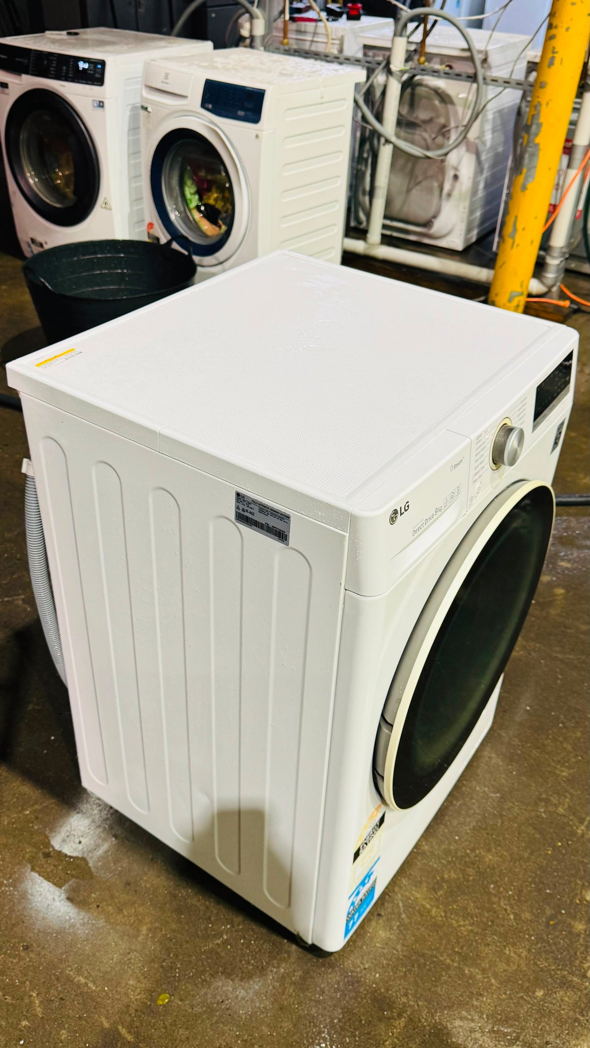 LG 9KGS FRONT LOADER WASHING MACHINE