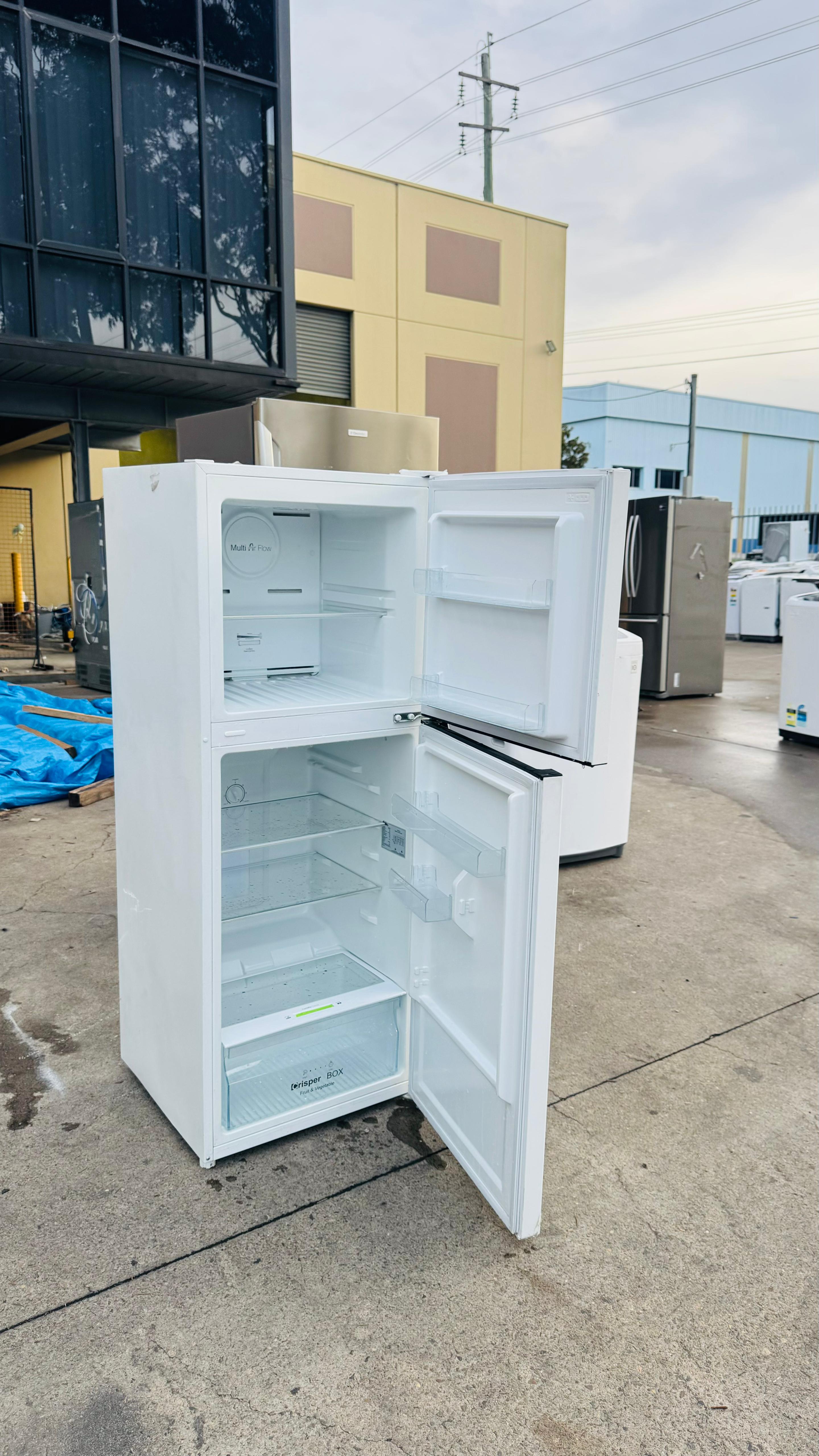 CHIQ 202 LITRES FRIDGE FREEZER
