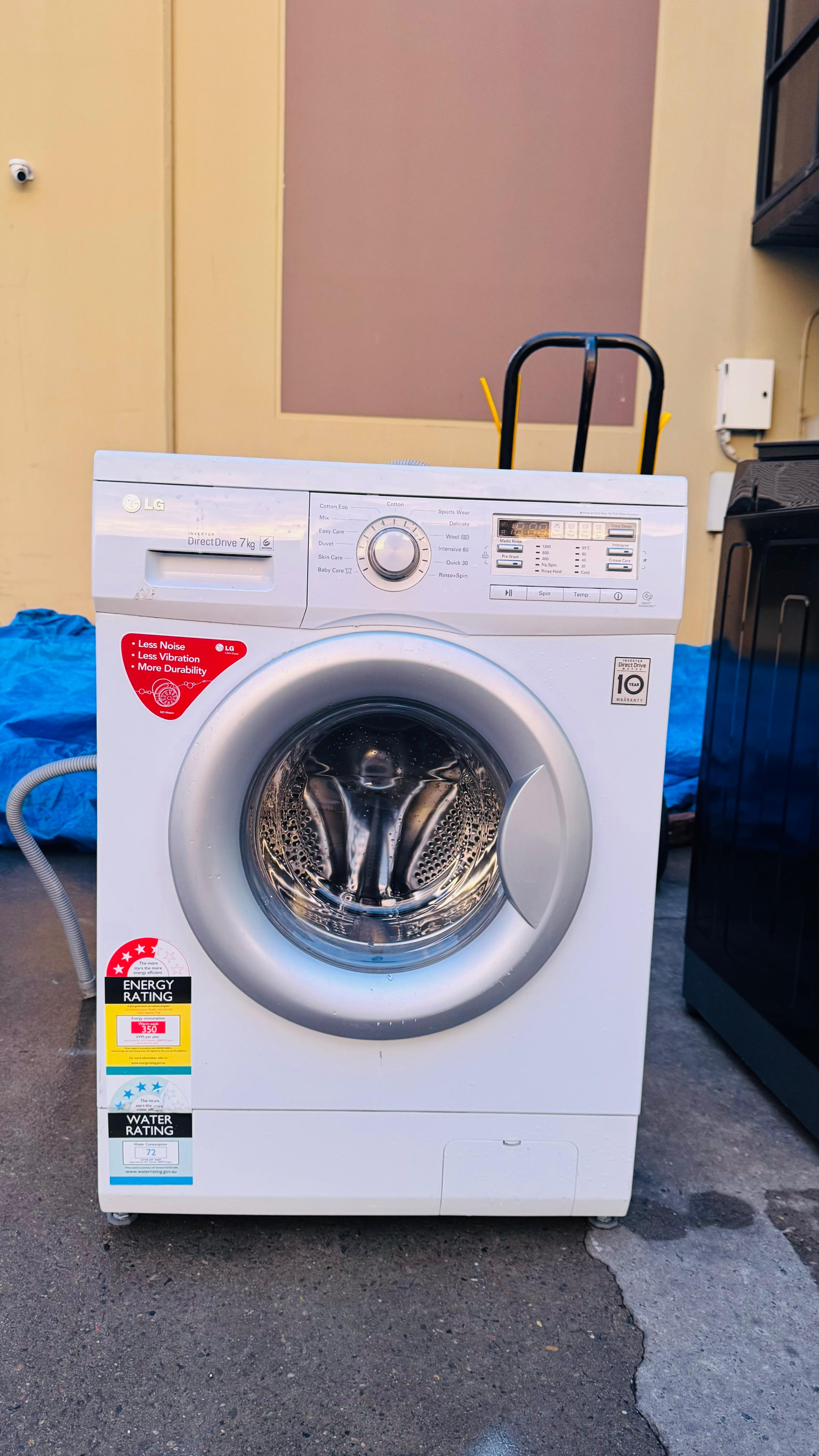 LG 7KGS FRONT LOADER WASHING MACHINE