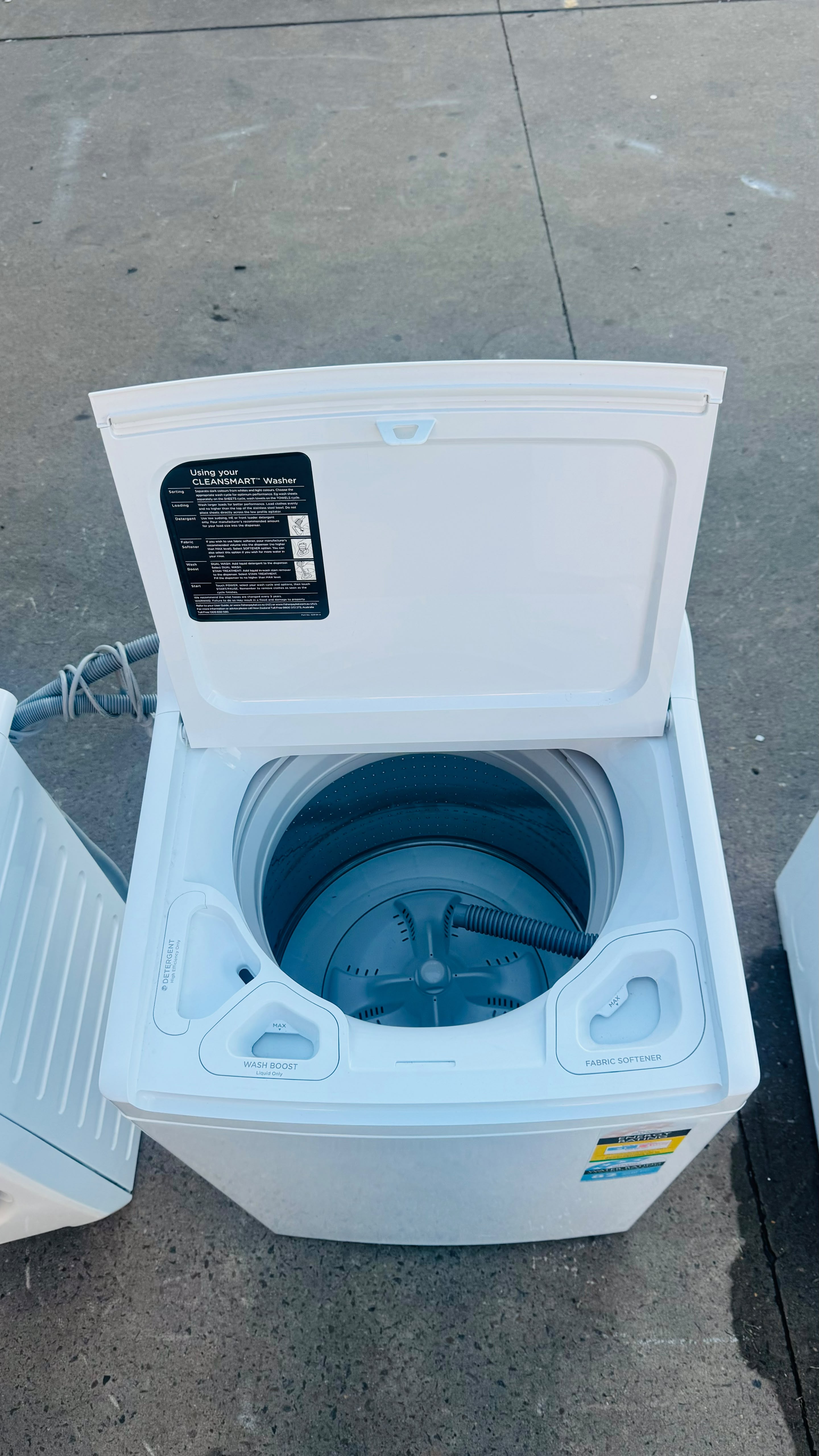 FISHER AND PAYKEL 8KGS TOP LOADER WASHING MACHINE