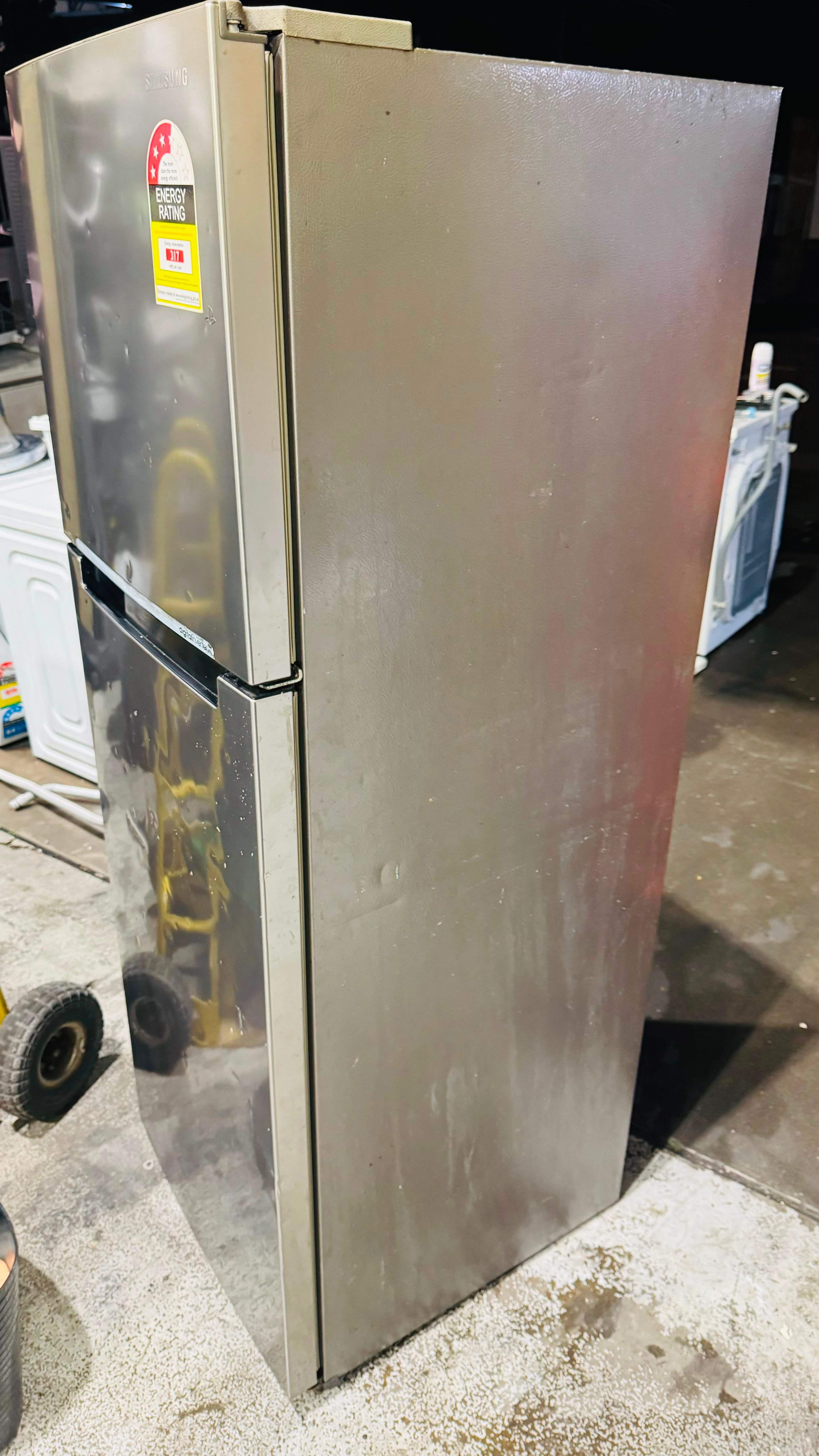 SAMSUNG 341 LITRES FRIDGE FREEZER