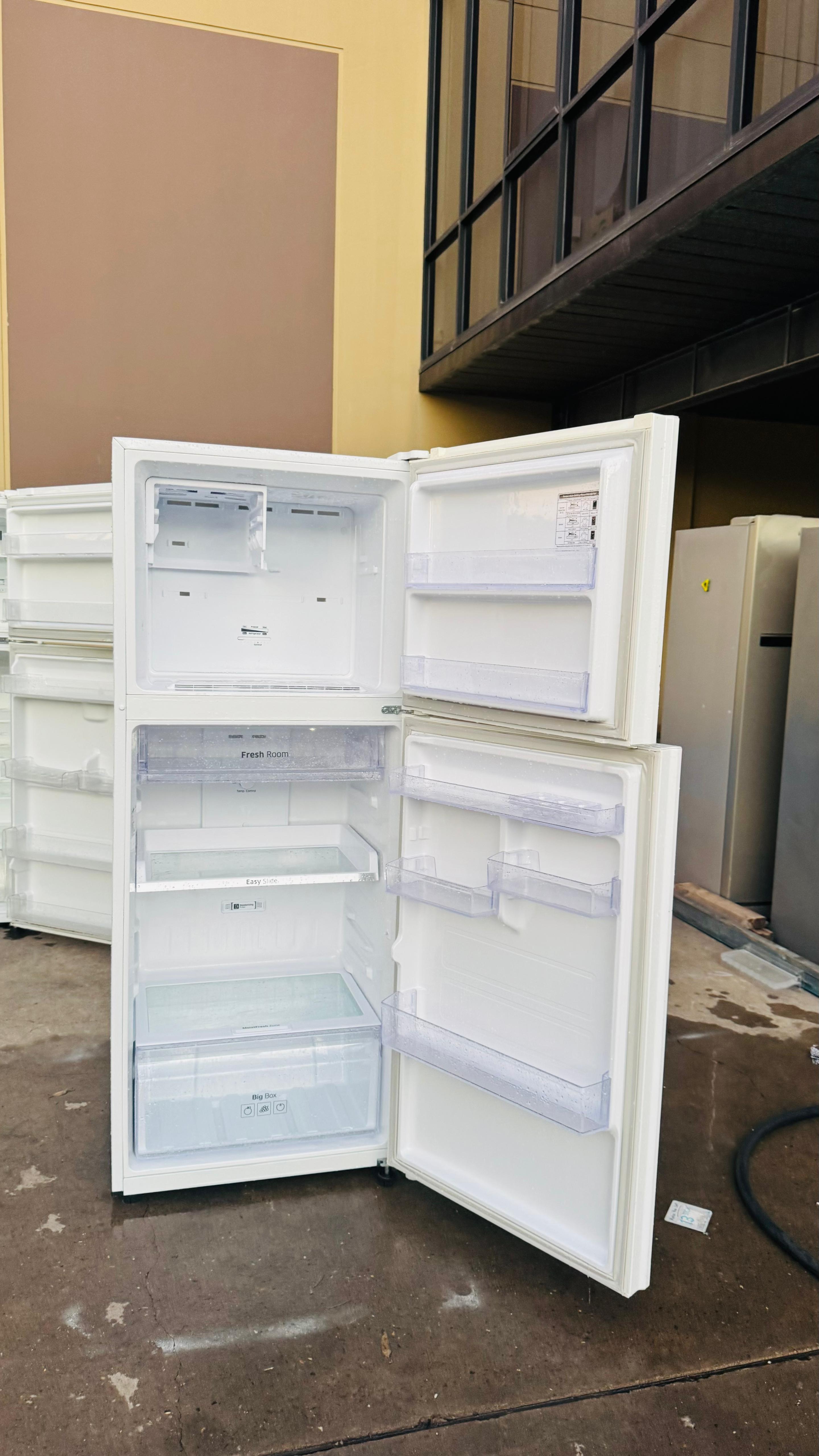SAMSUNG 393 LITRES FRIDGE FREEZER