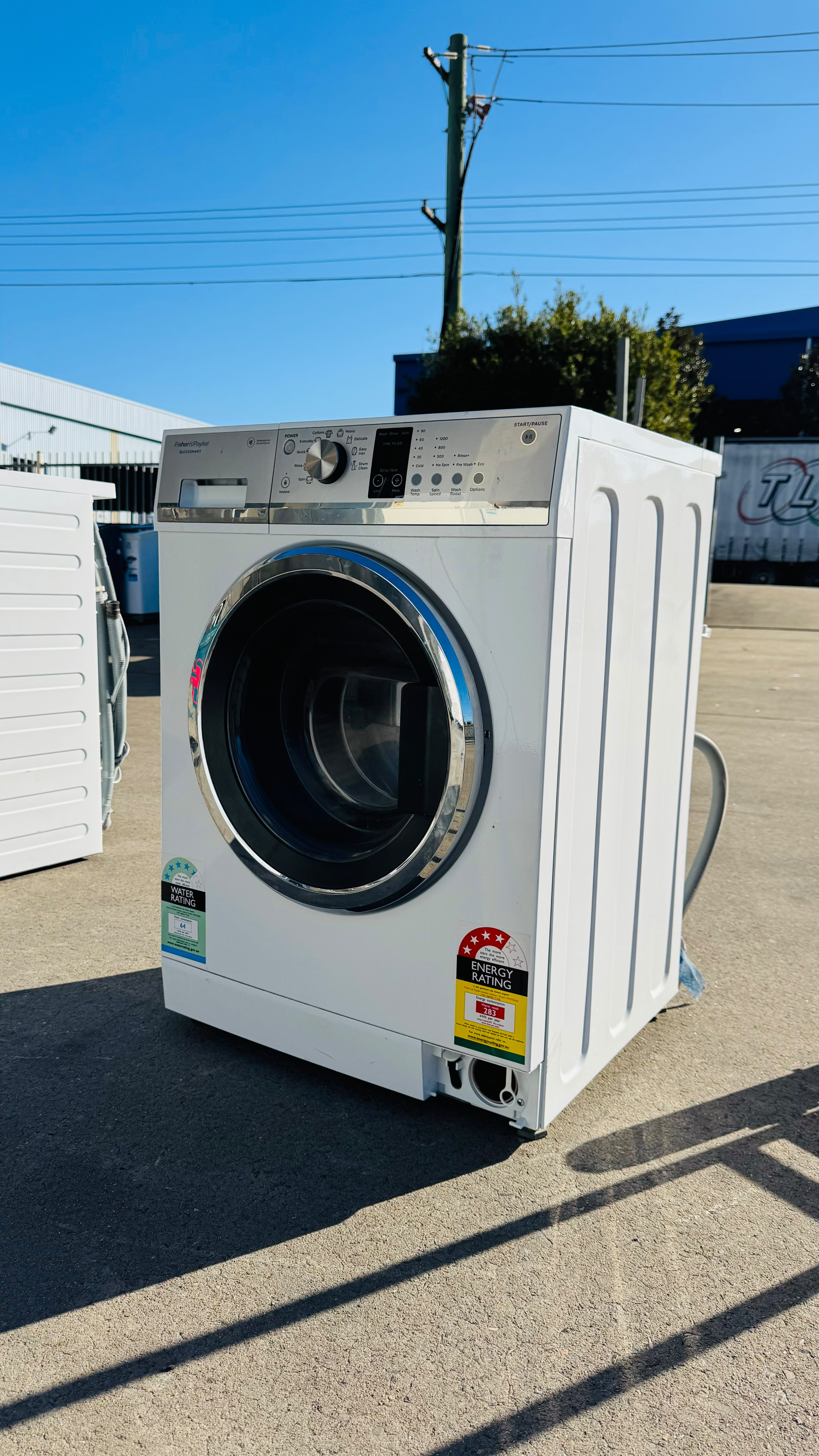 FISHER AND PAYKEL 7.5KGS FRONT LOADER WASHING MACHINE
