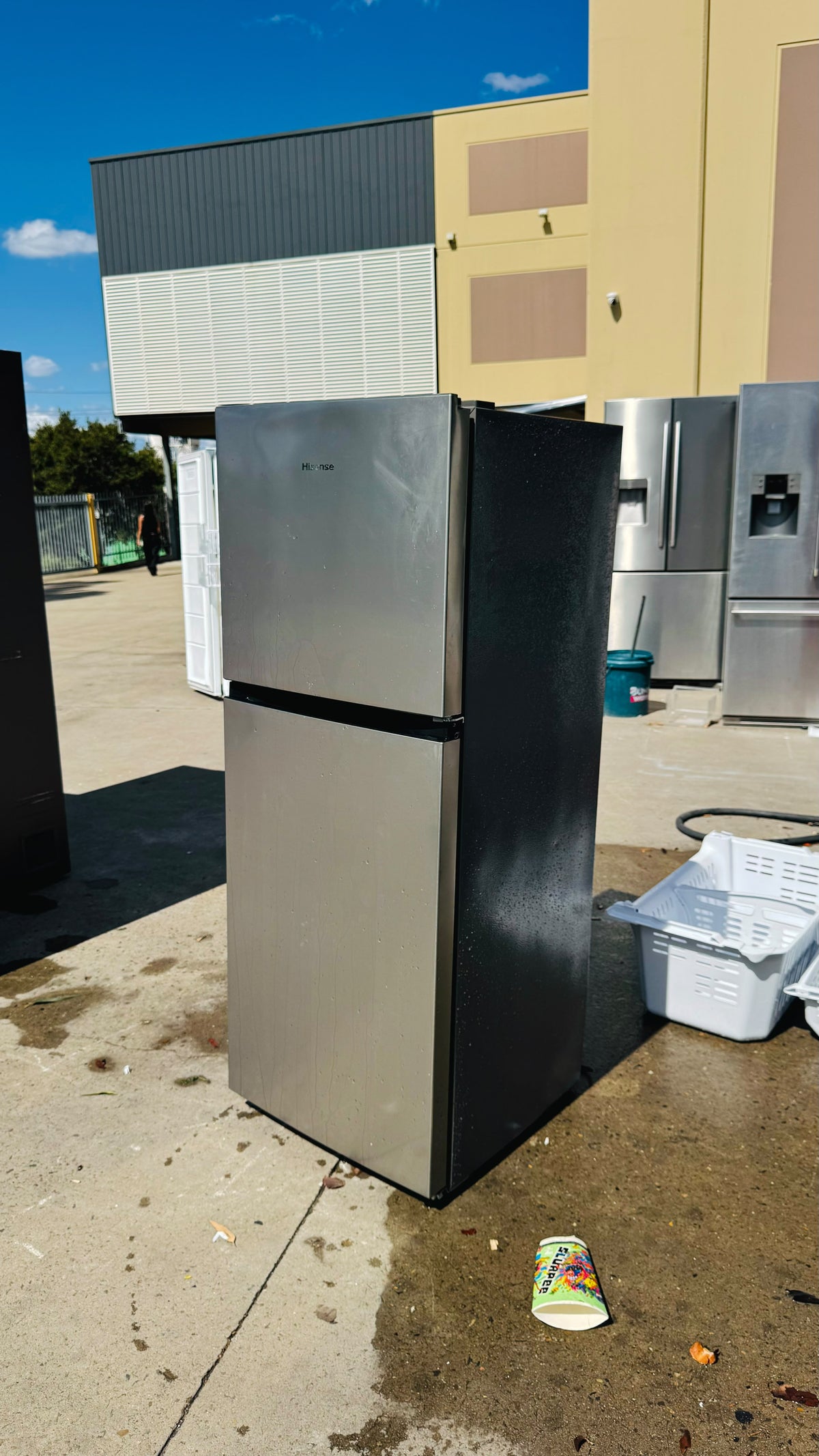 HISENSE 205 LITRES FRIDGE FREEZER