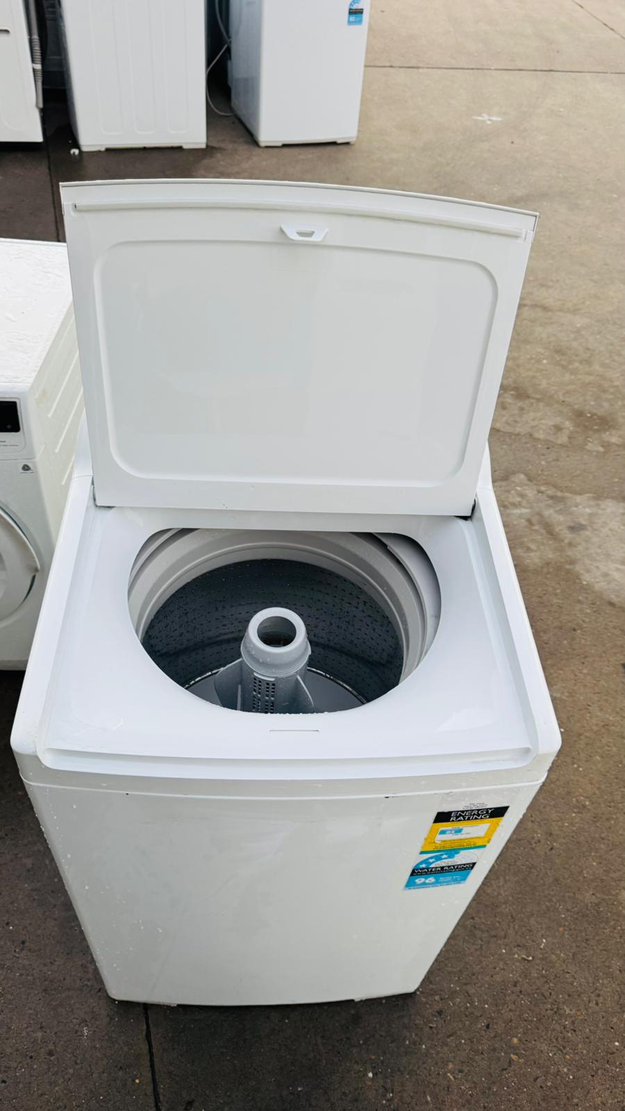 FISHER AND PAYKEL 8.5 KGS TOP LOADER WASHING MACHINE