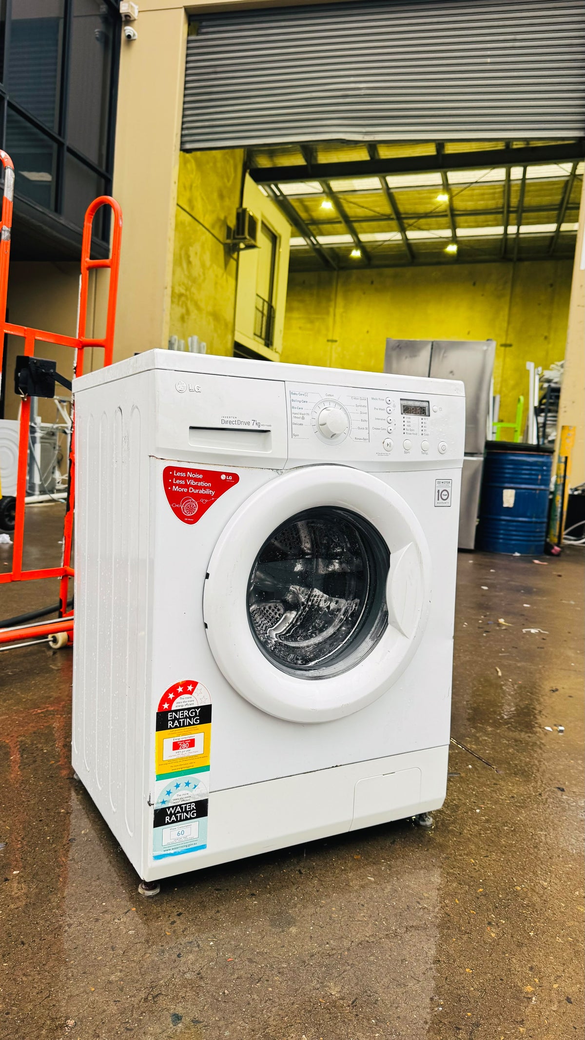 LG 7KGS FRONT LOADER WASHING MACHINE