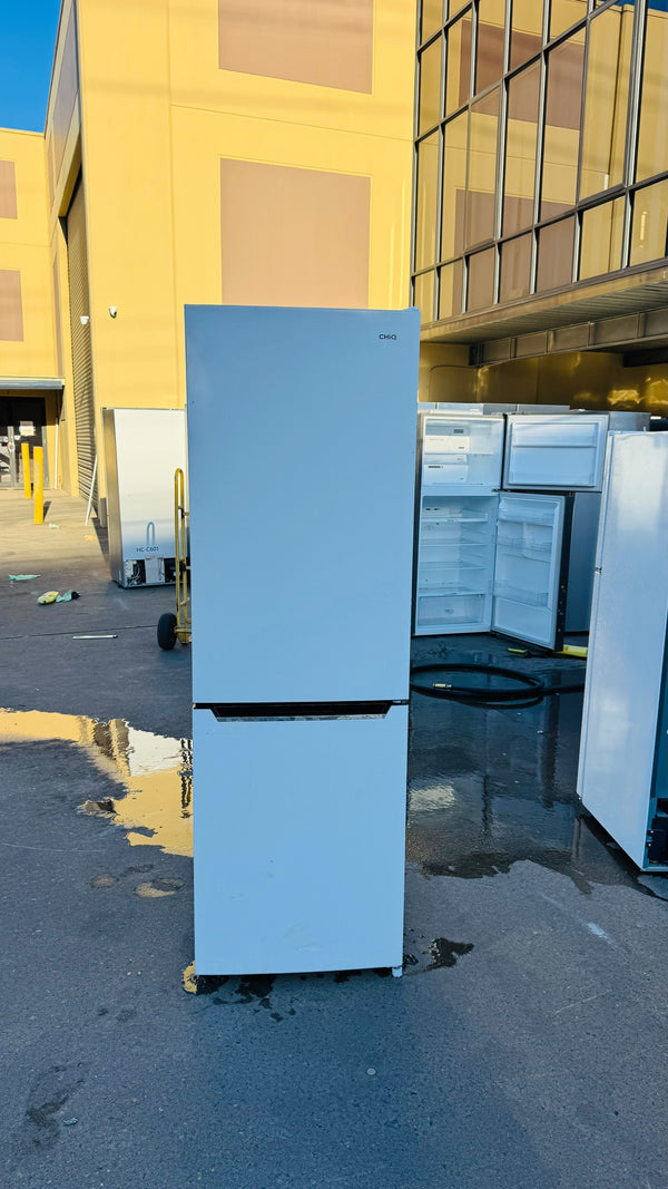 CHIQ 231 LITRES FRIDGE FREEZER