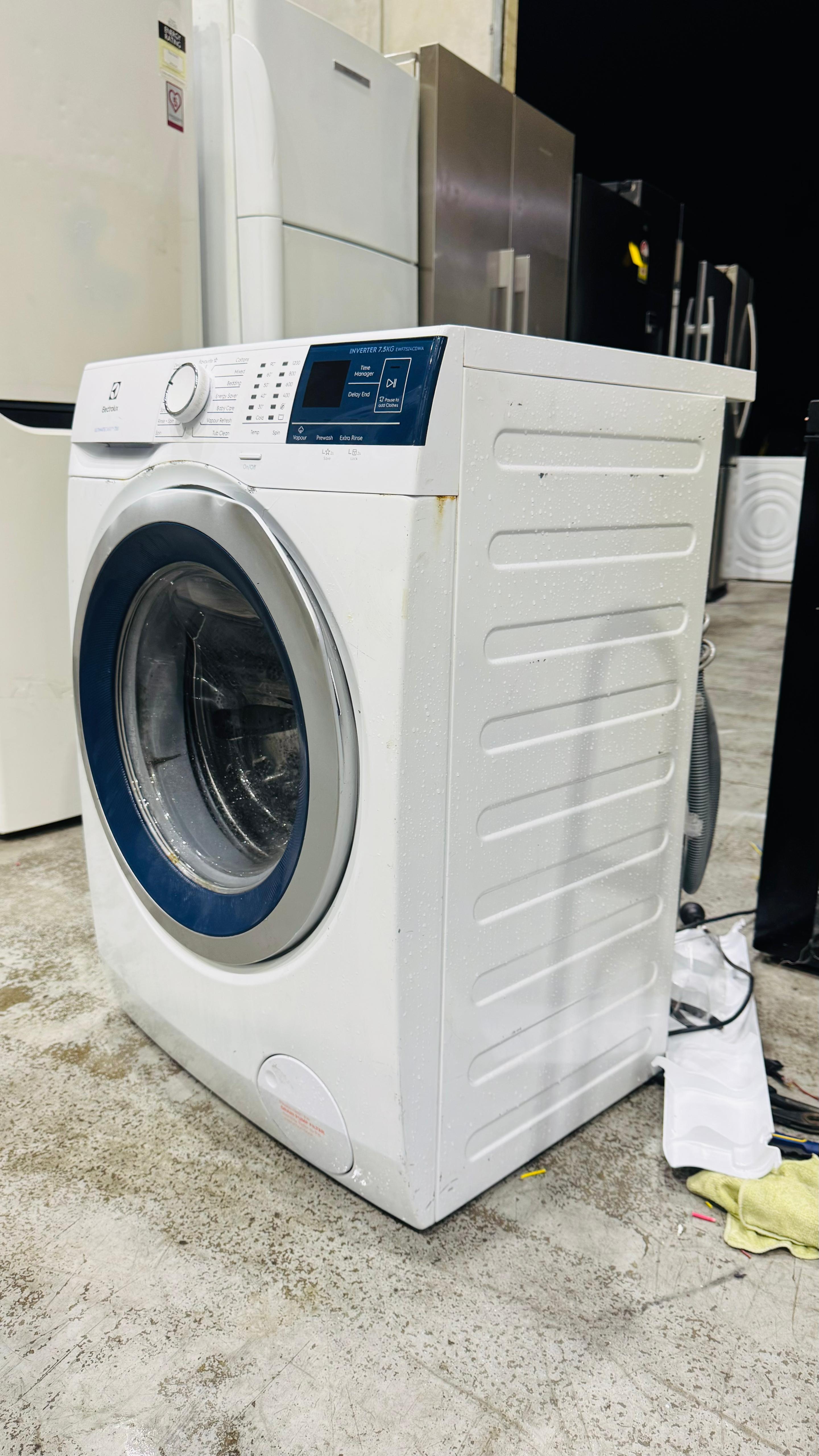 ELECTROLUX 7.5 KGS FRONT LOADER WASHING MACHINE