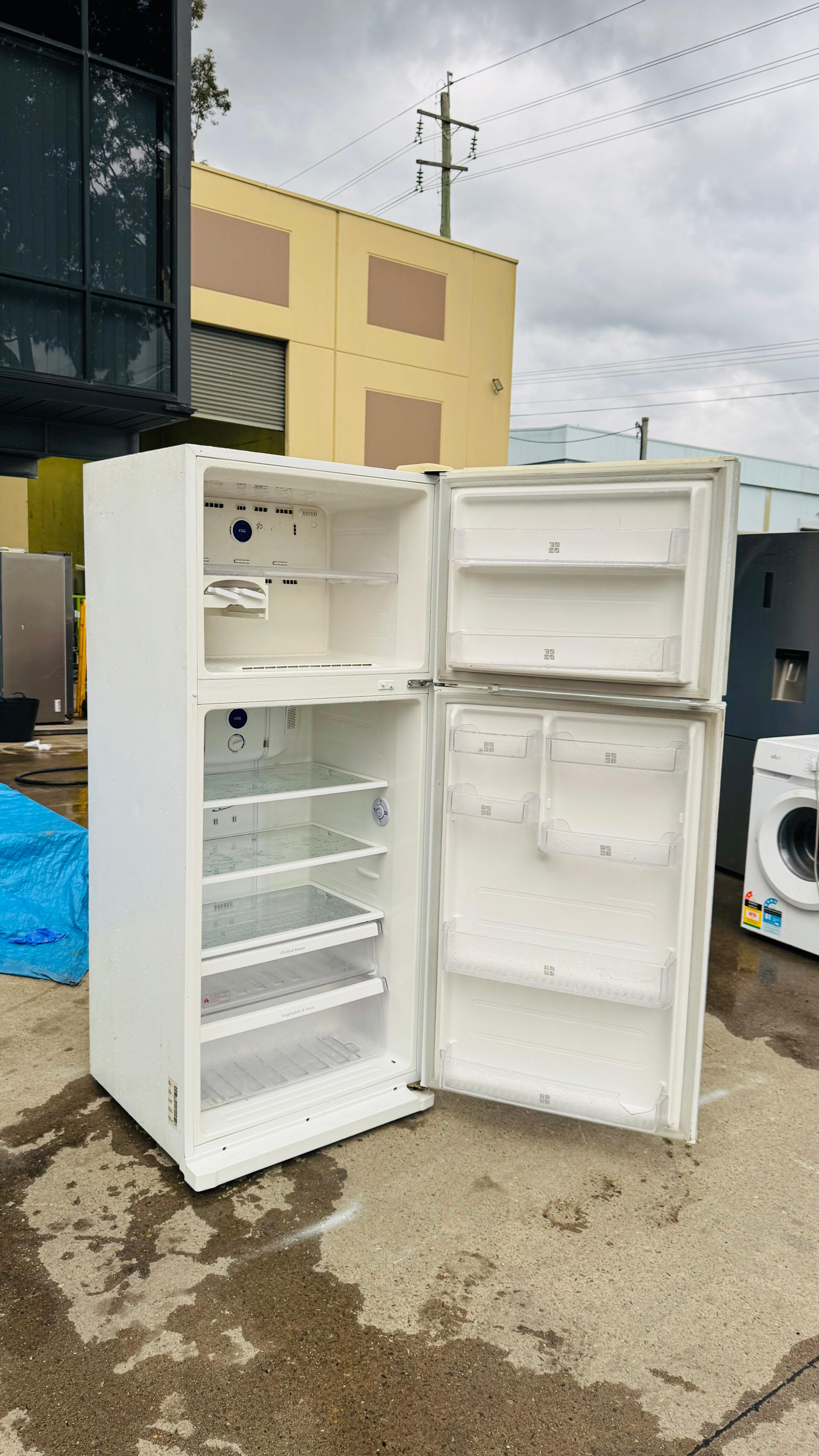 SAMSUNG 447 LITRES FRIDGE FREEZER