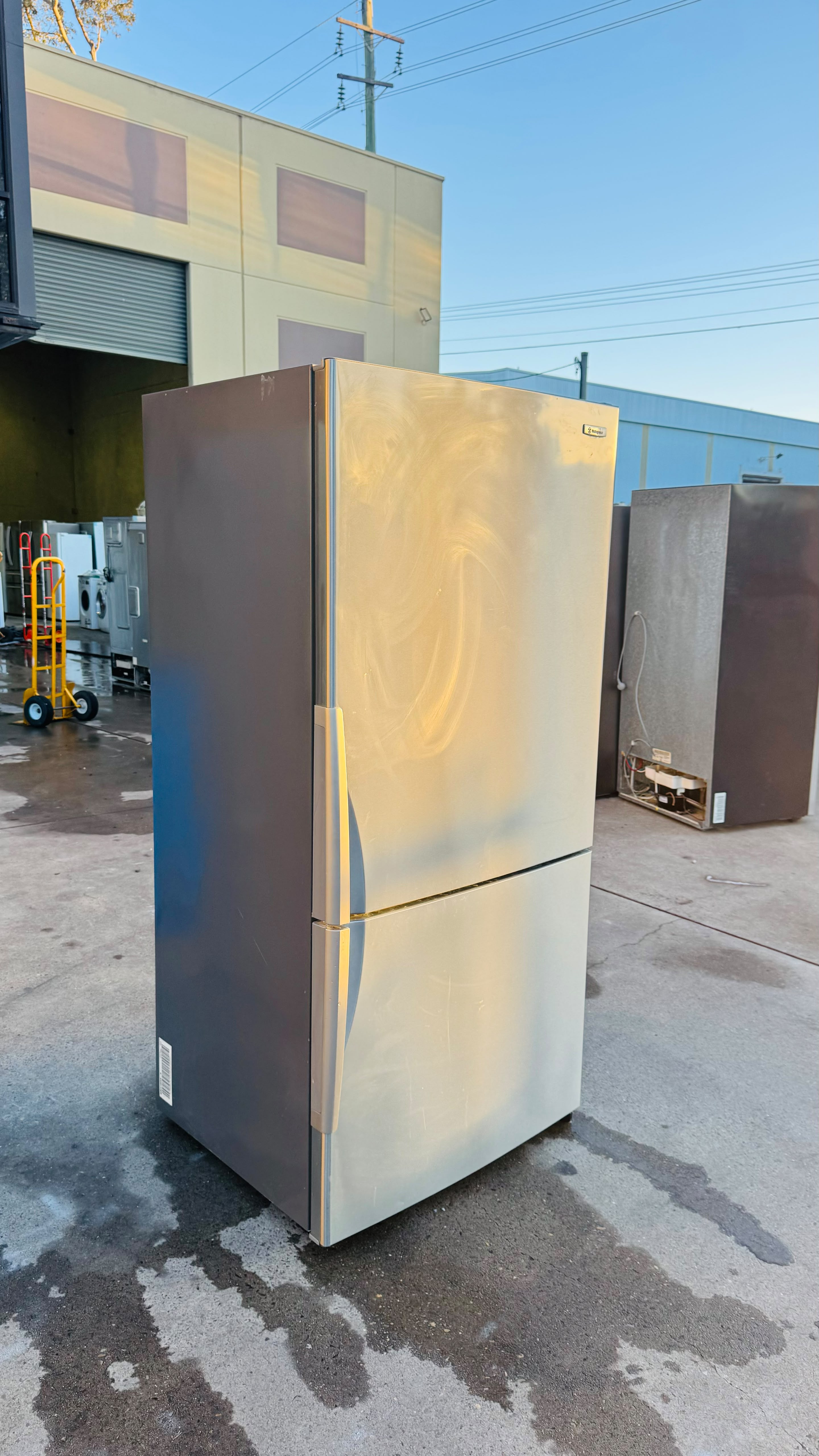 WESTINGHOUSE 510 LITRES FRIDGE FREEZER