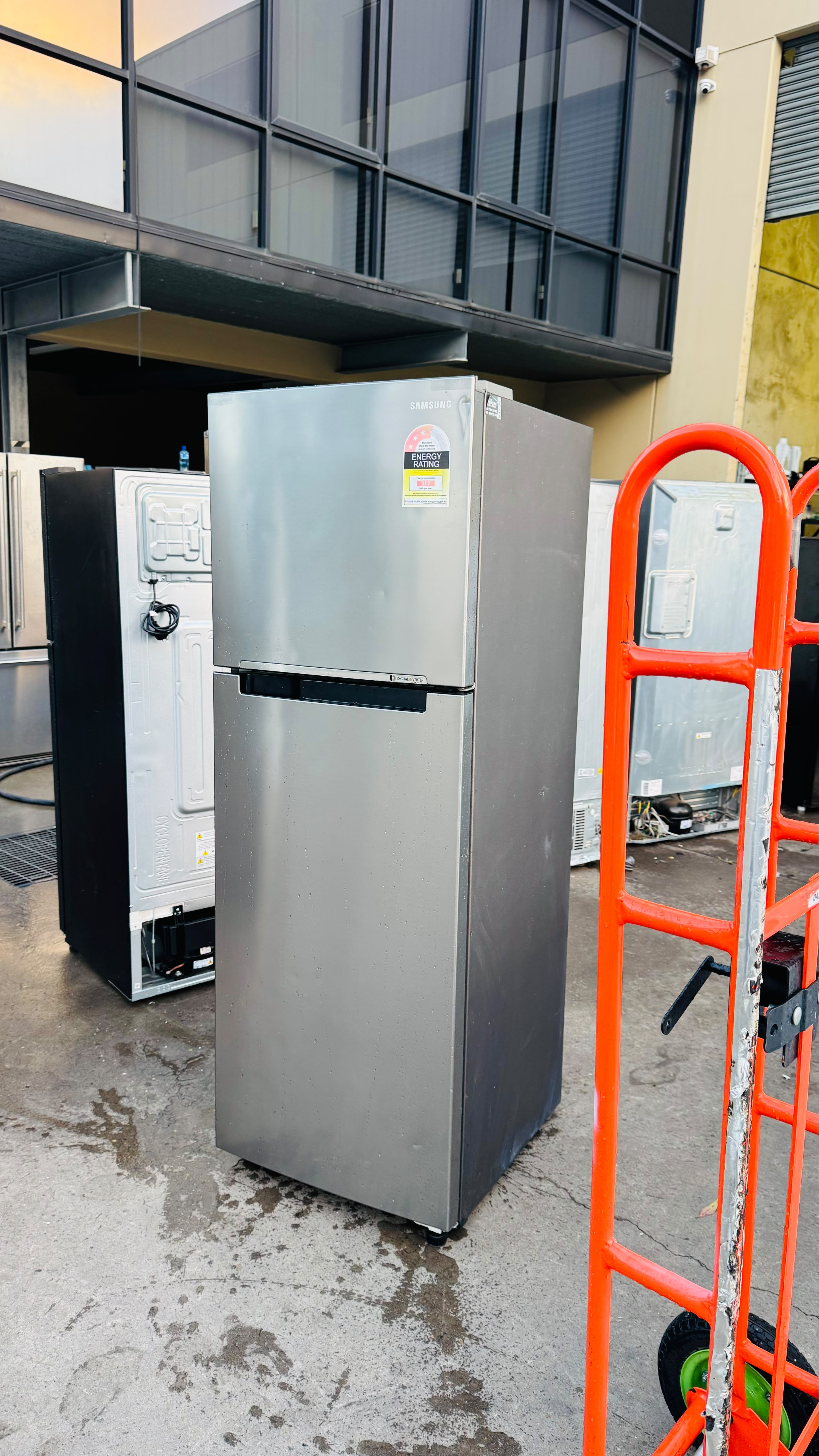 SAMSUNG 343 LITRES FRIDGE FREEZER