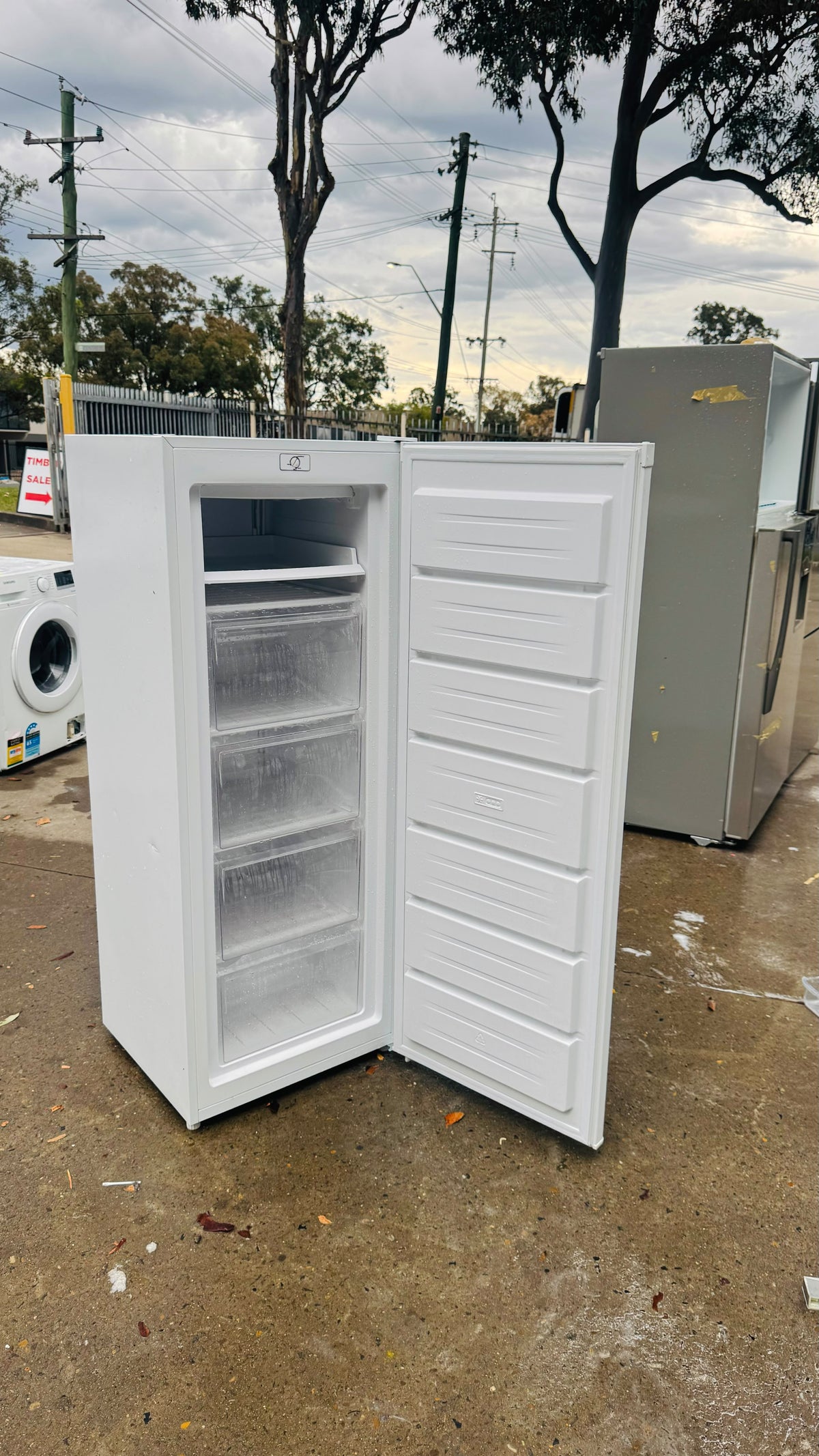 HAIER 168 LITRES FREEZER ONLY