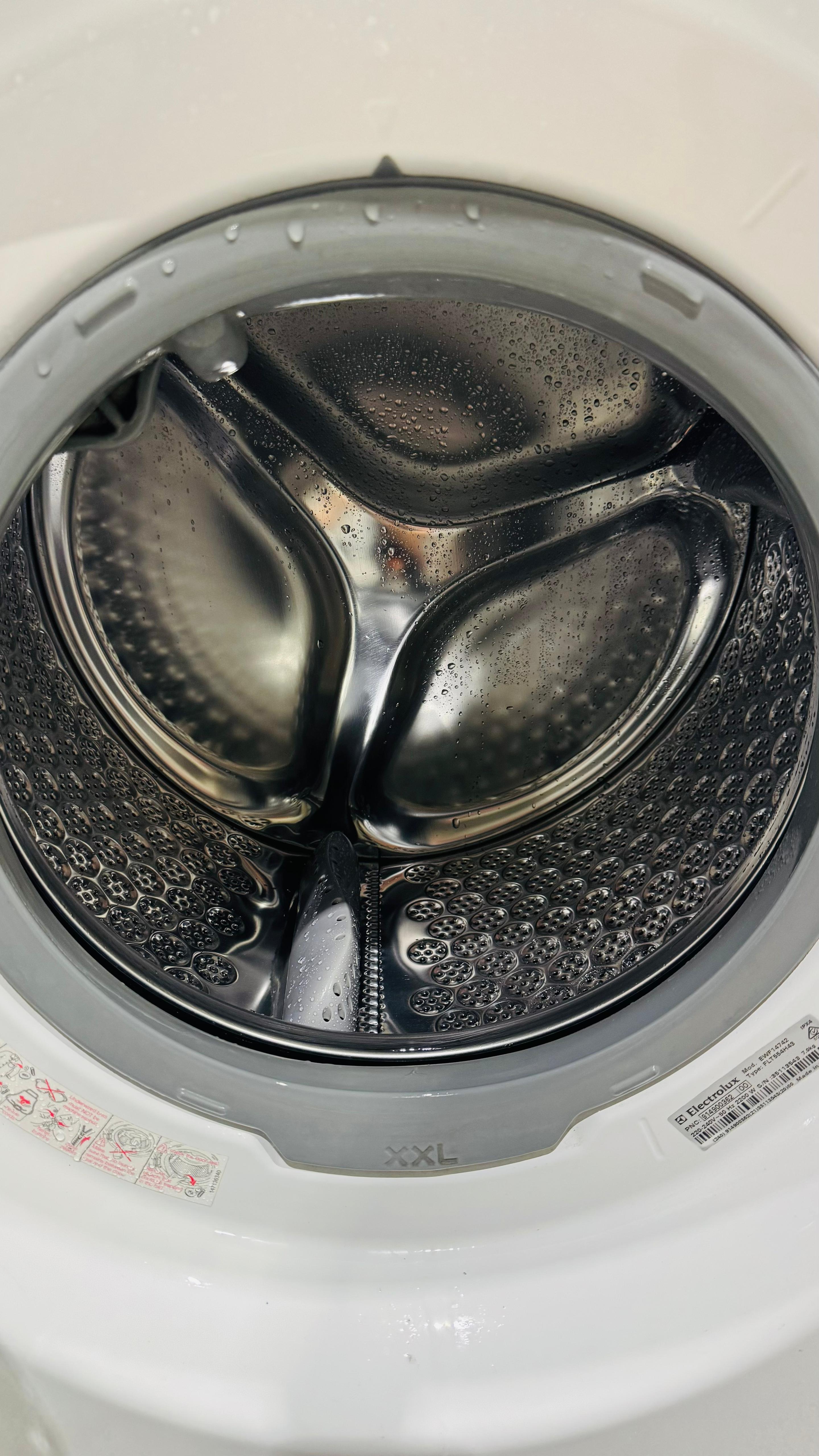 ELECTROLUX 7KGS FRONT LOADER WASHING MACHINE