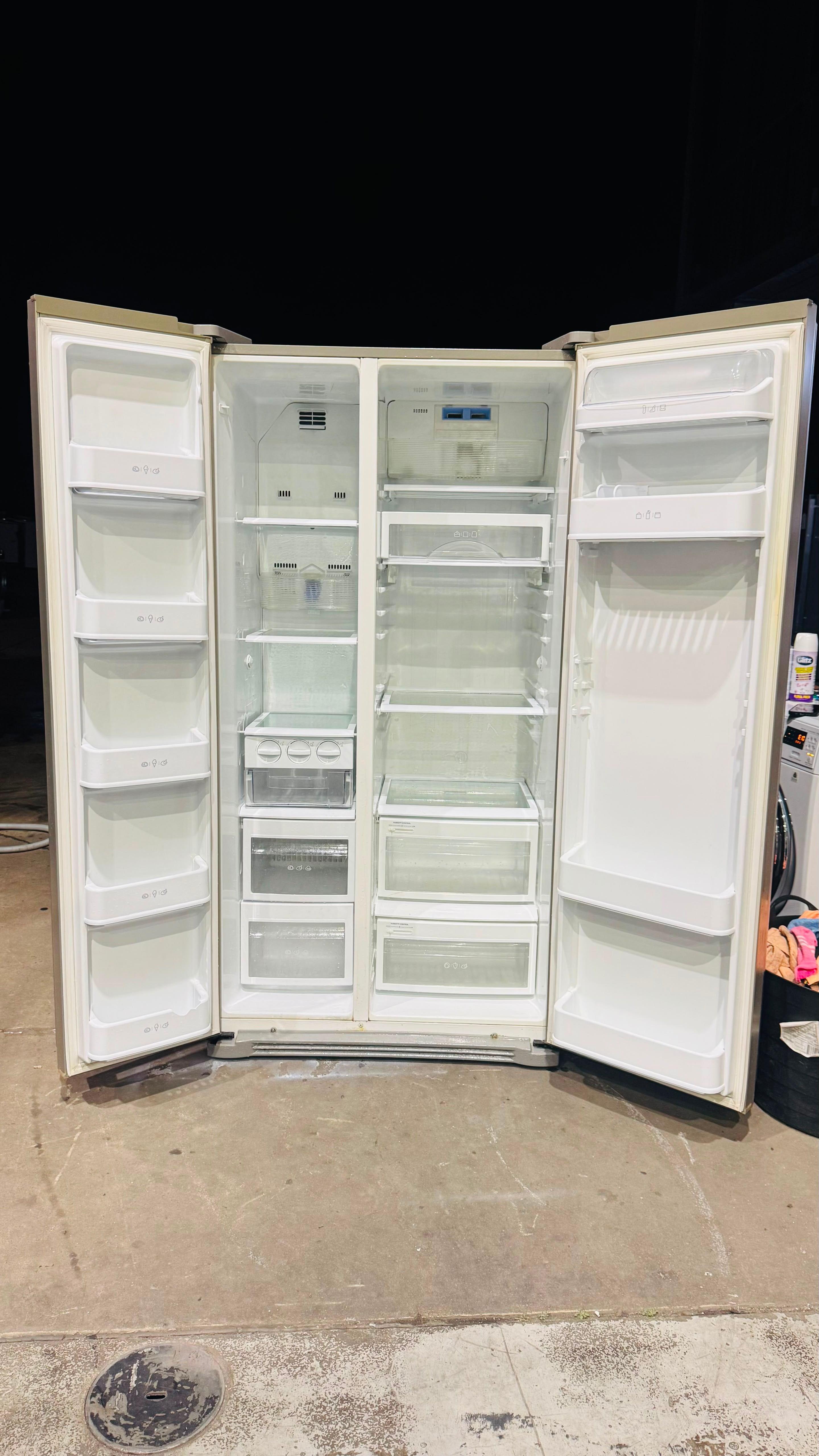 LG 581 LITRES SIDE BY SIDE FRIDGE FREEZER