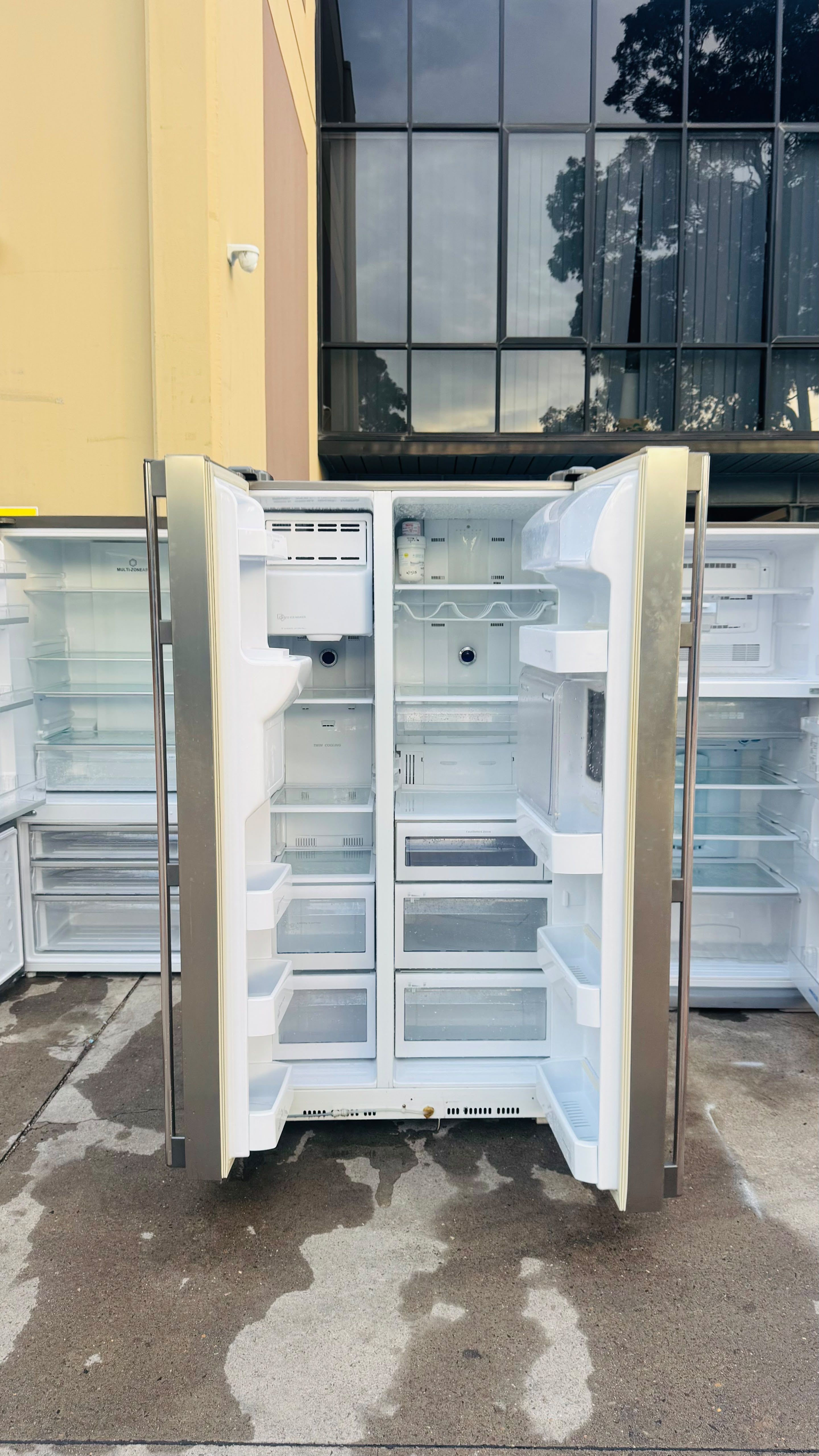 SAMSUNG 619 LITRES SIDE BY SIDE DOOR FRIDGE FREEZER
