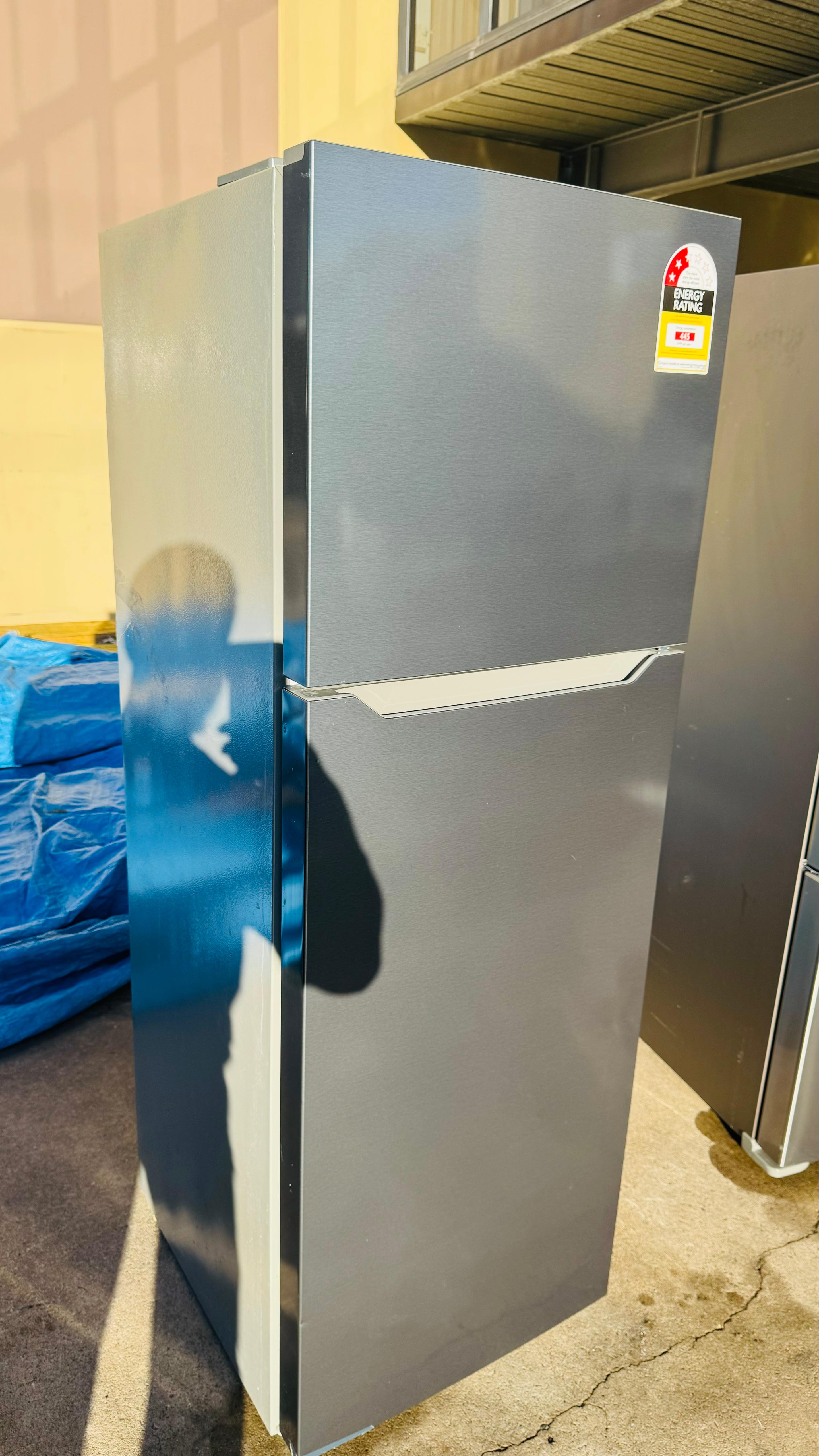 KOGAN 372 LITRES FRIDGE FREEZER