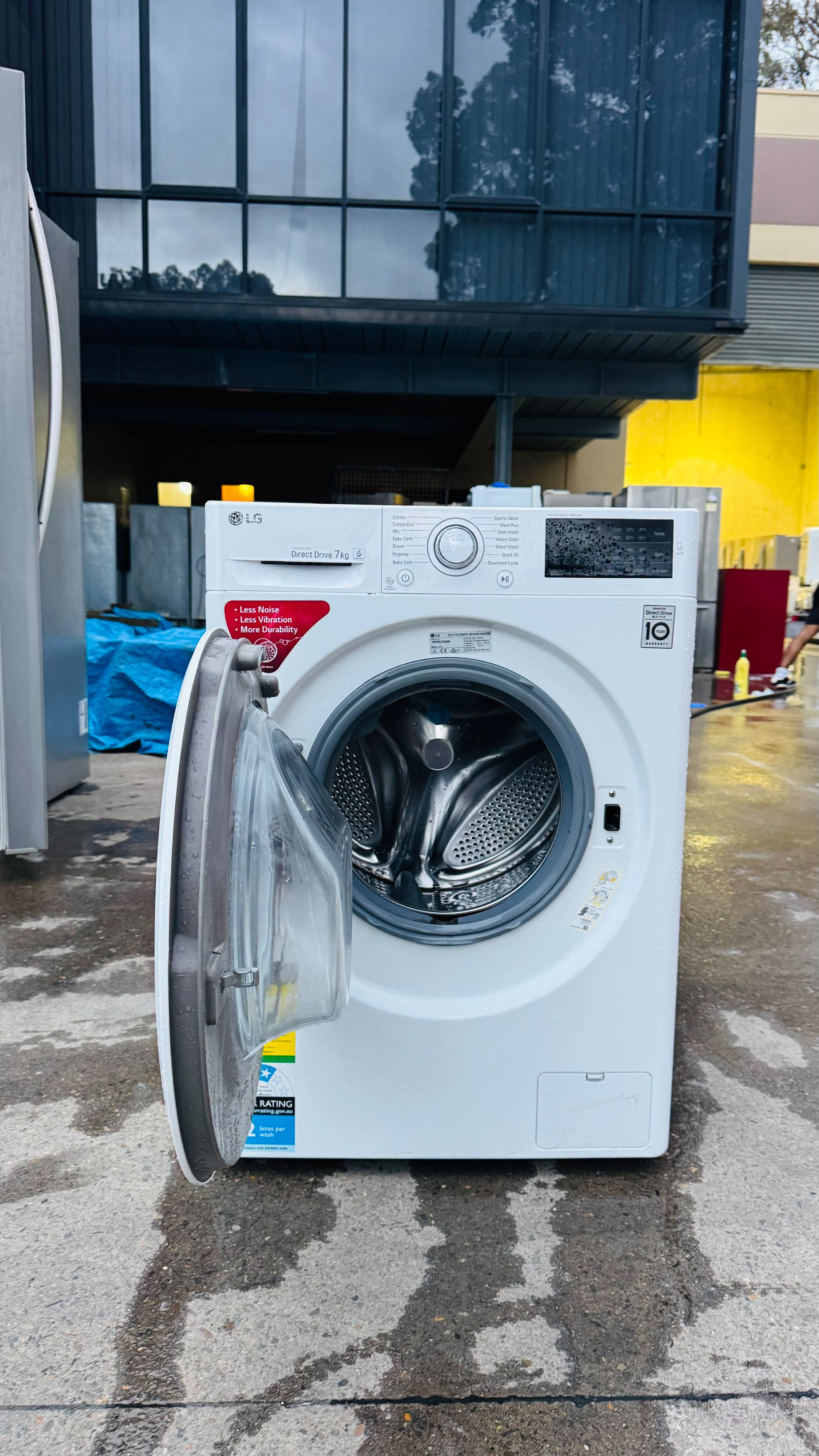 LG 7KGS FRONT LOADER WASHING MACHINE