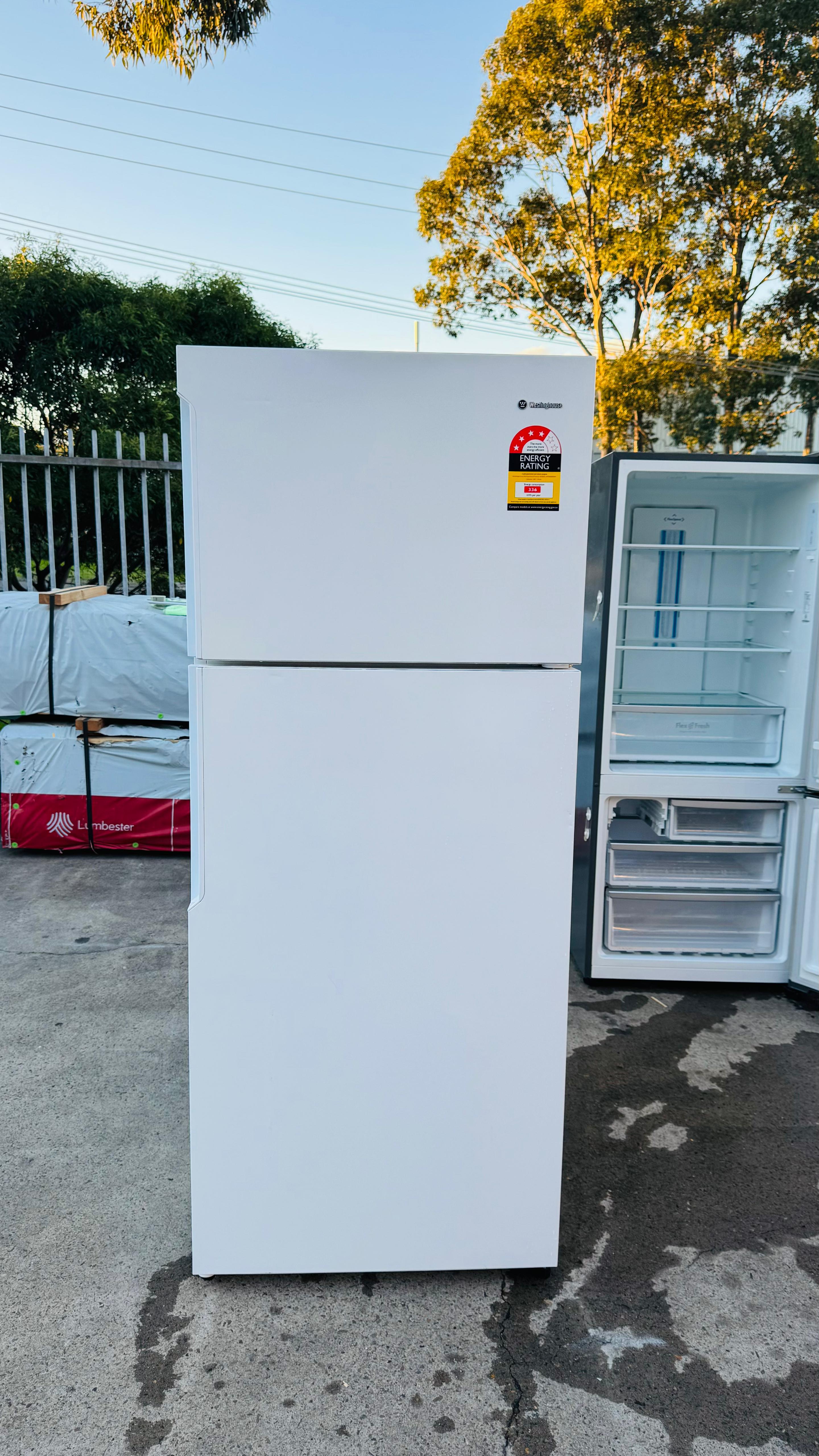 WESTINGHOUSE 461 LITRES FRIDGE FREEZER