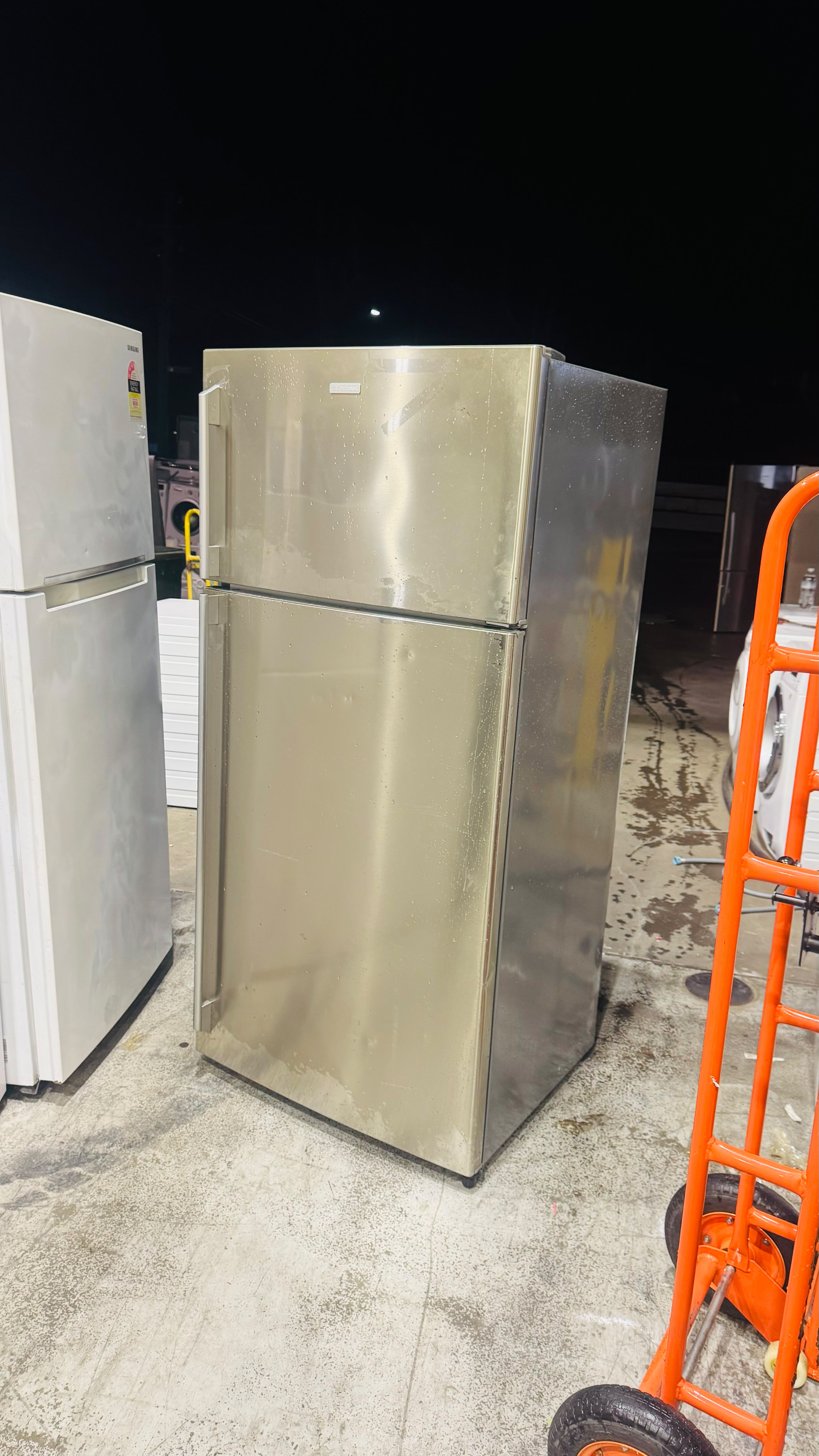 ELECTROLUX 520 LITRES FRIDGE FREEZER