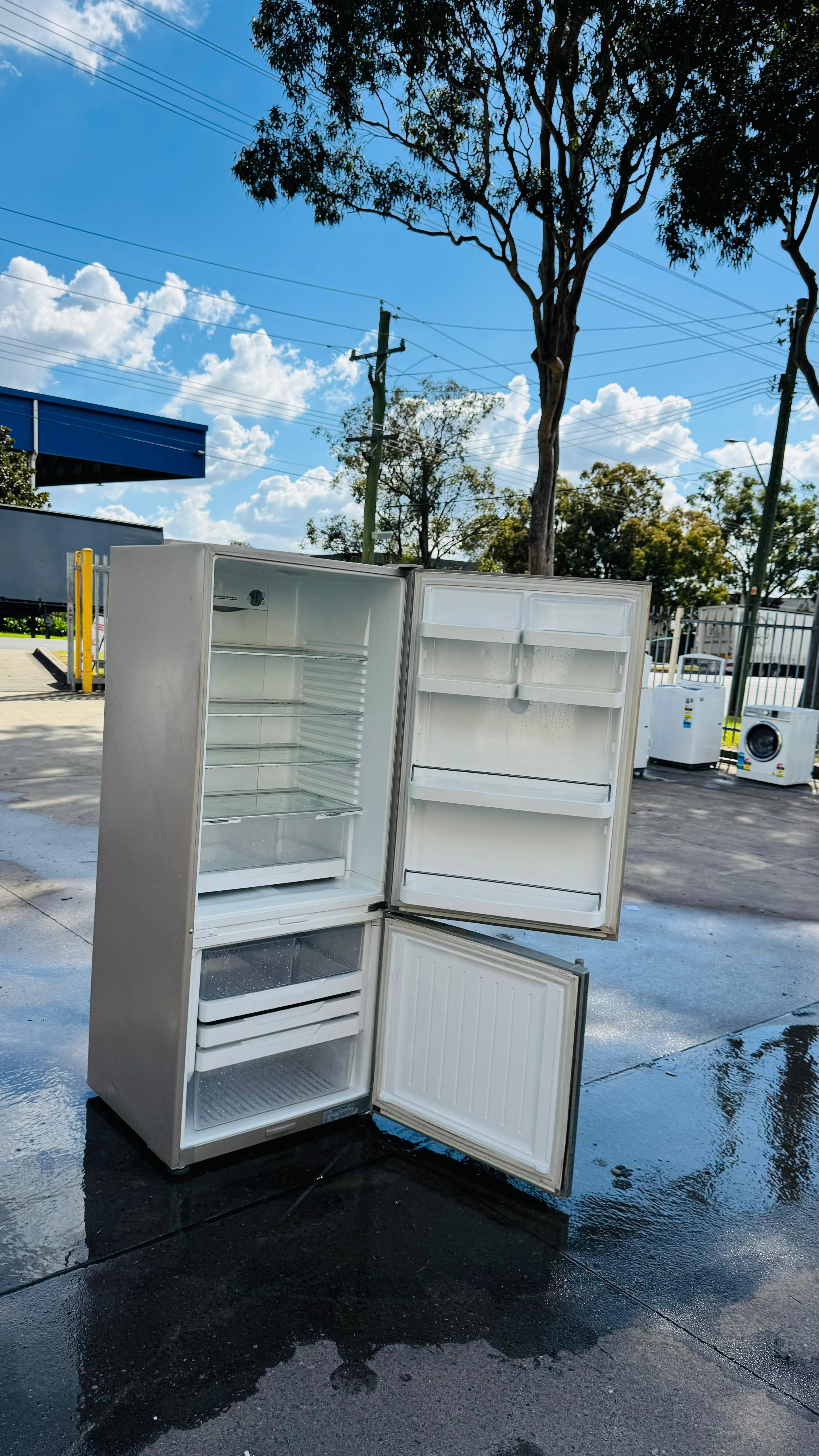 FISHER AND PAYKEL 442 LITRES FRIDGE FREEZER