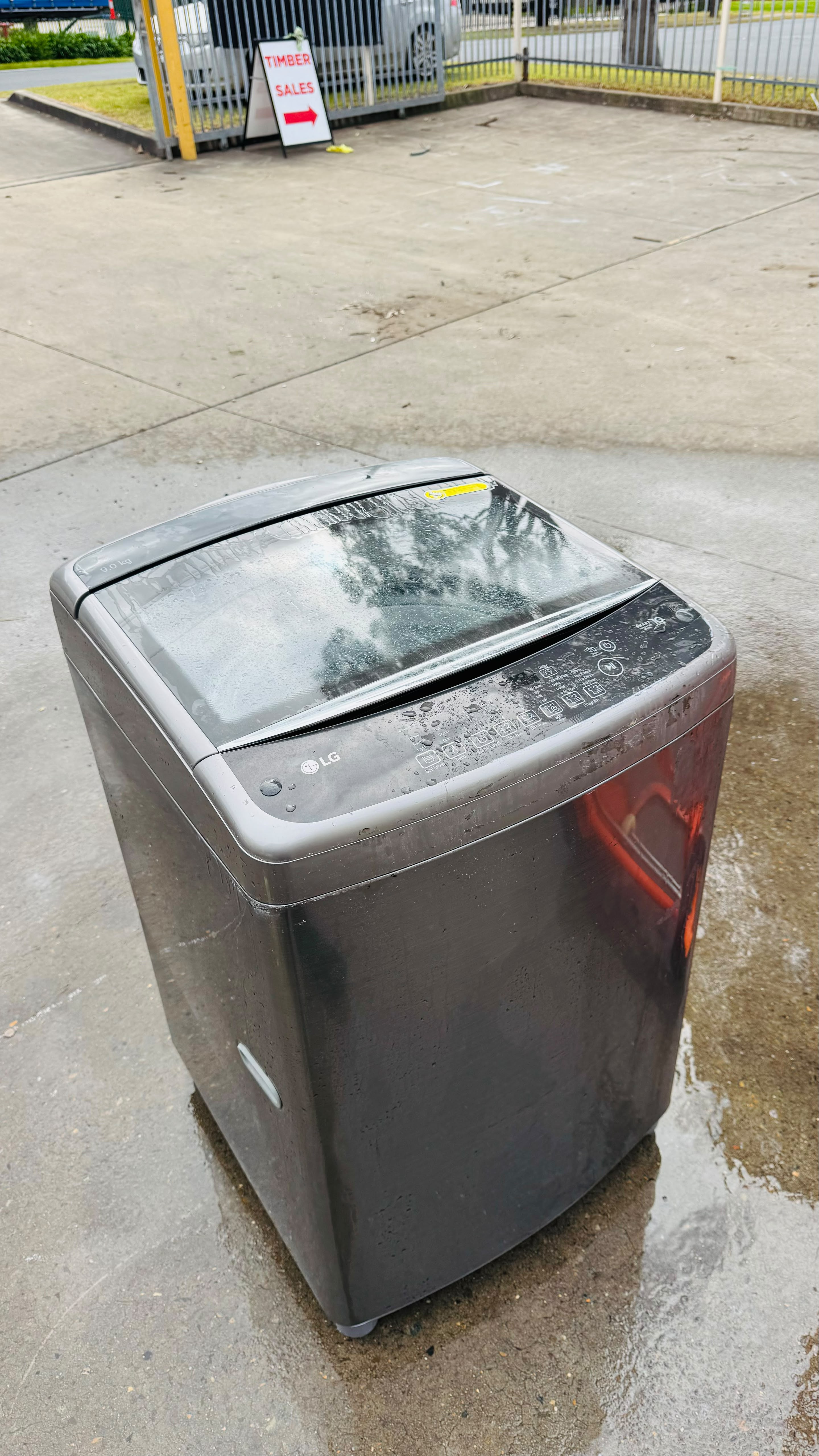 LG 9KGS TOP LOADER WASHING MACHINE