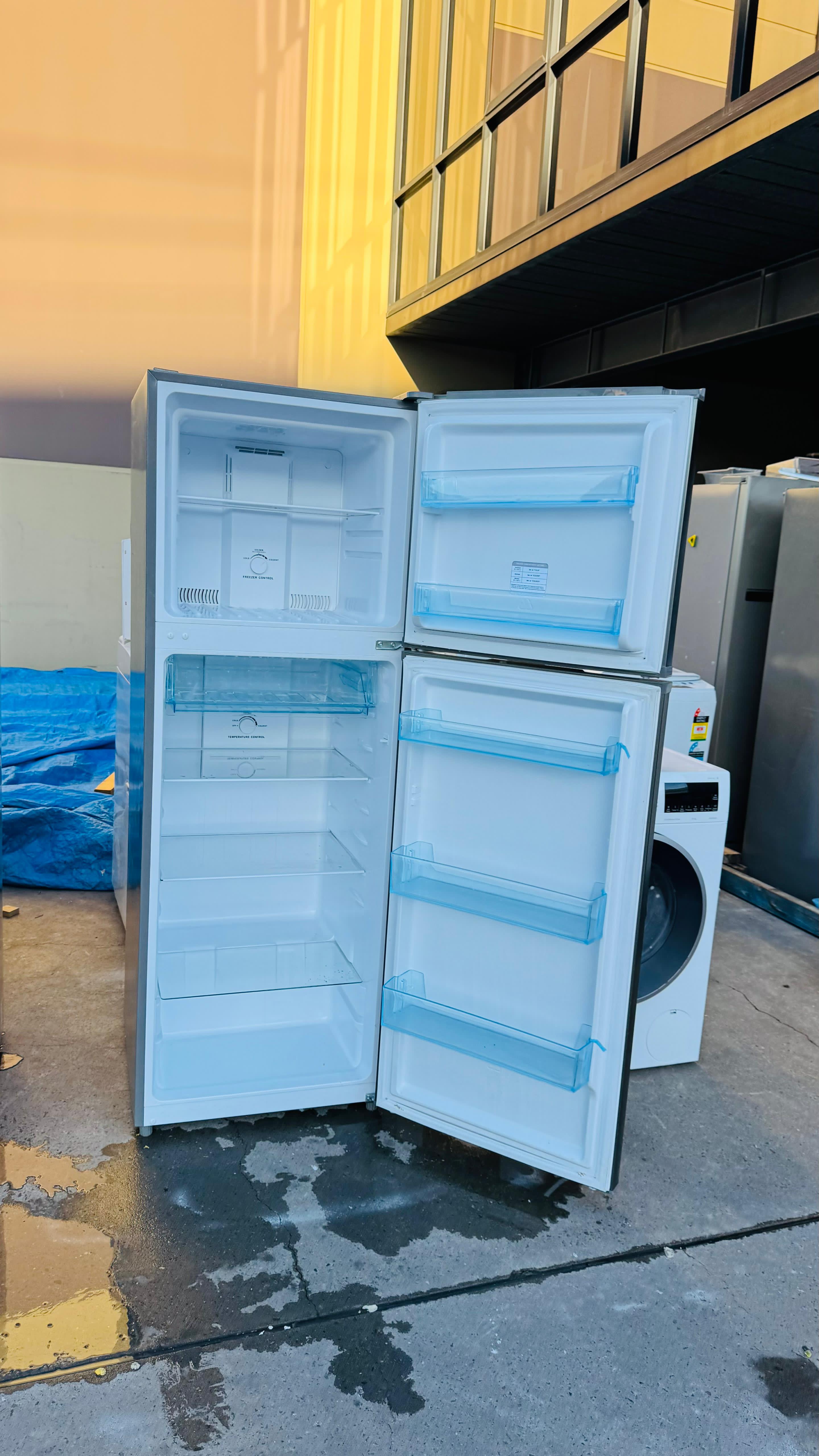YOKOHOMA 400 LITRES FRIDGE FREEZER