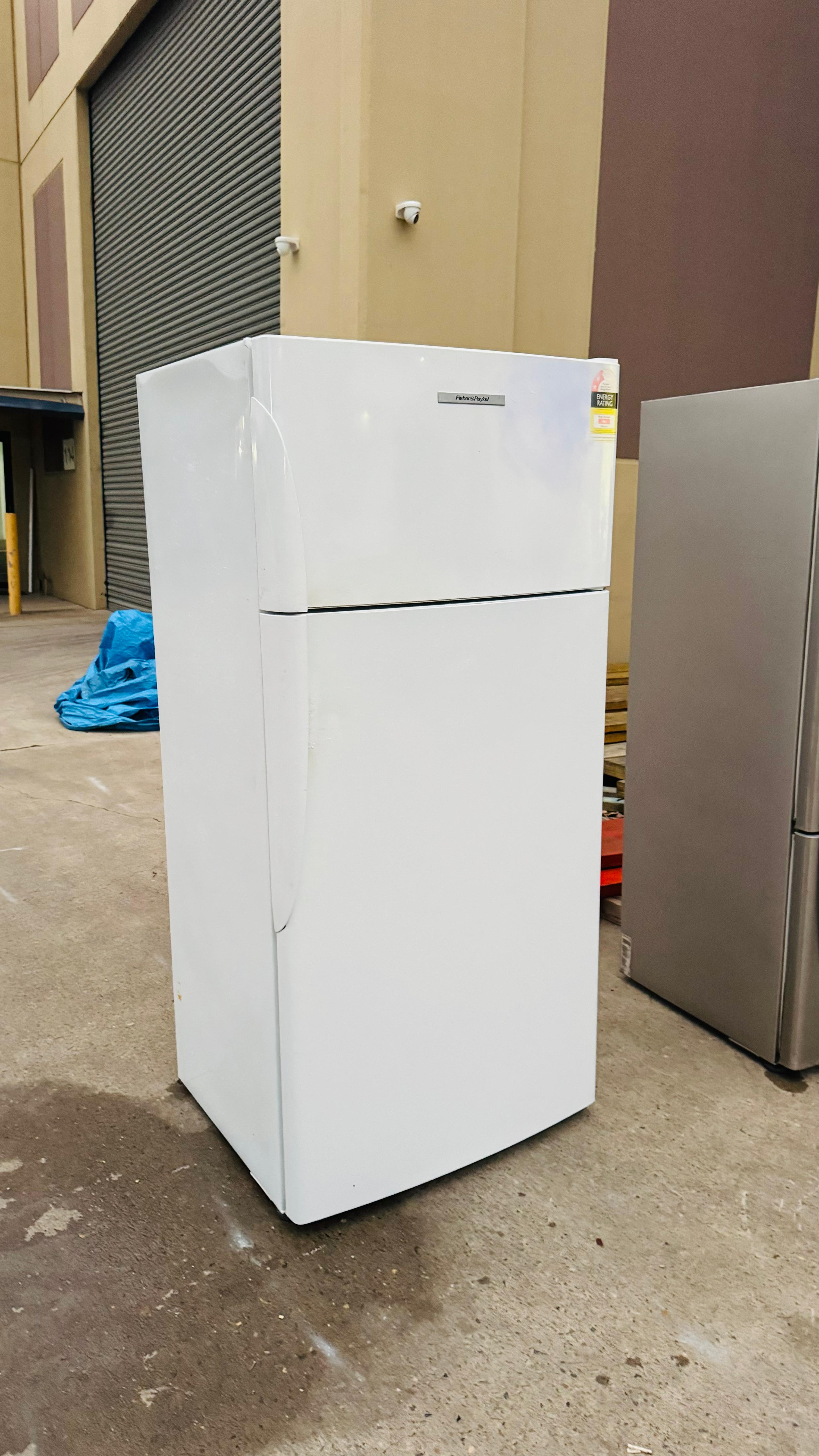 FISHER AND PAYKEL 519 LITRES FRIDGE FREEZER