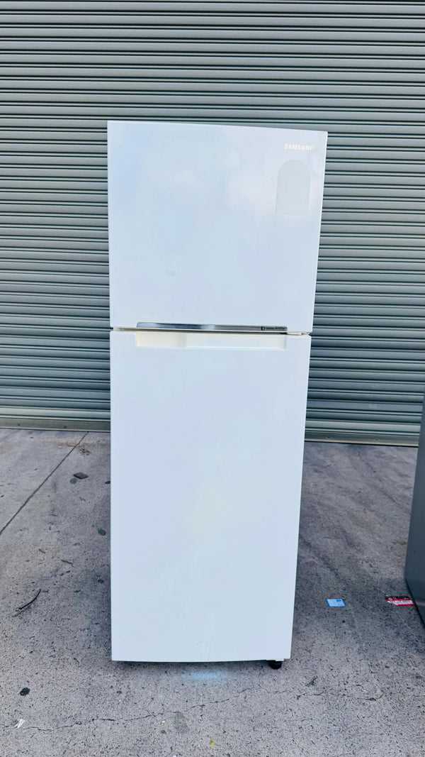 SAMSUNG 341 LITRES FRIDGE FREEZER