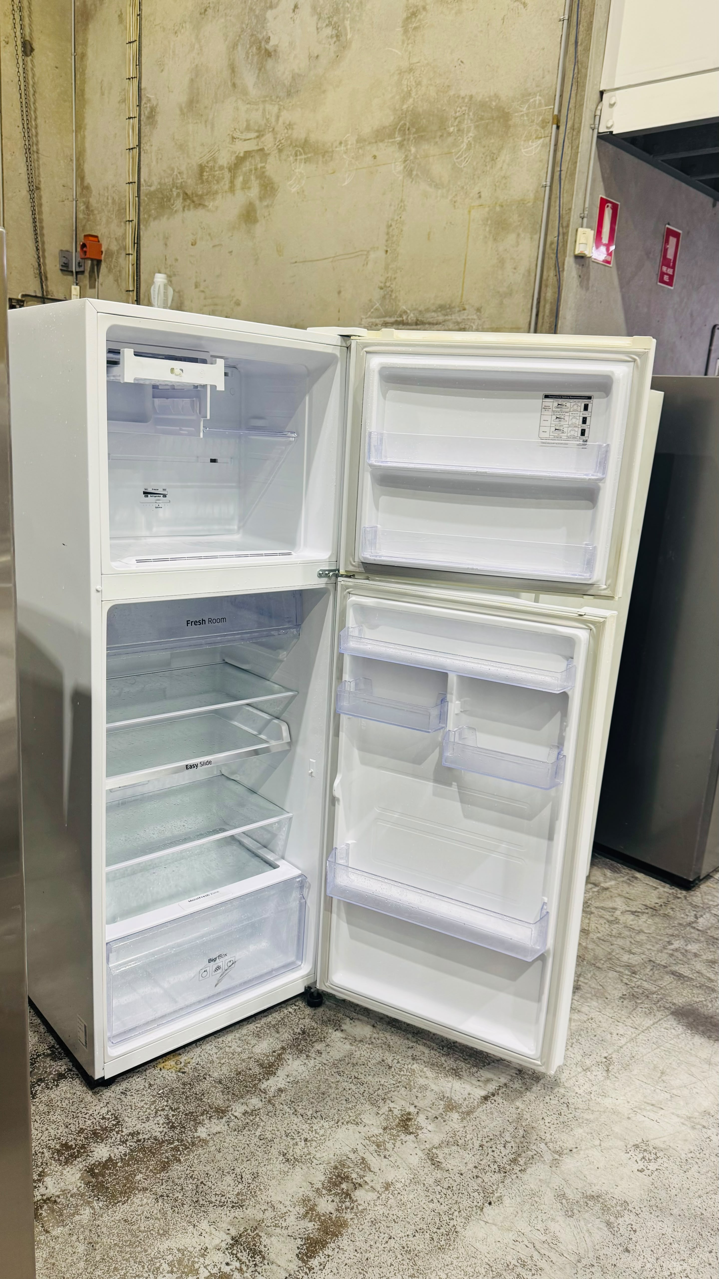 SAMSUNG 415 LITRES FRIDGE FREEZER